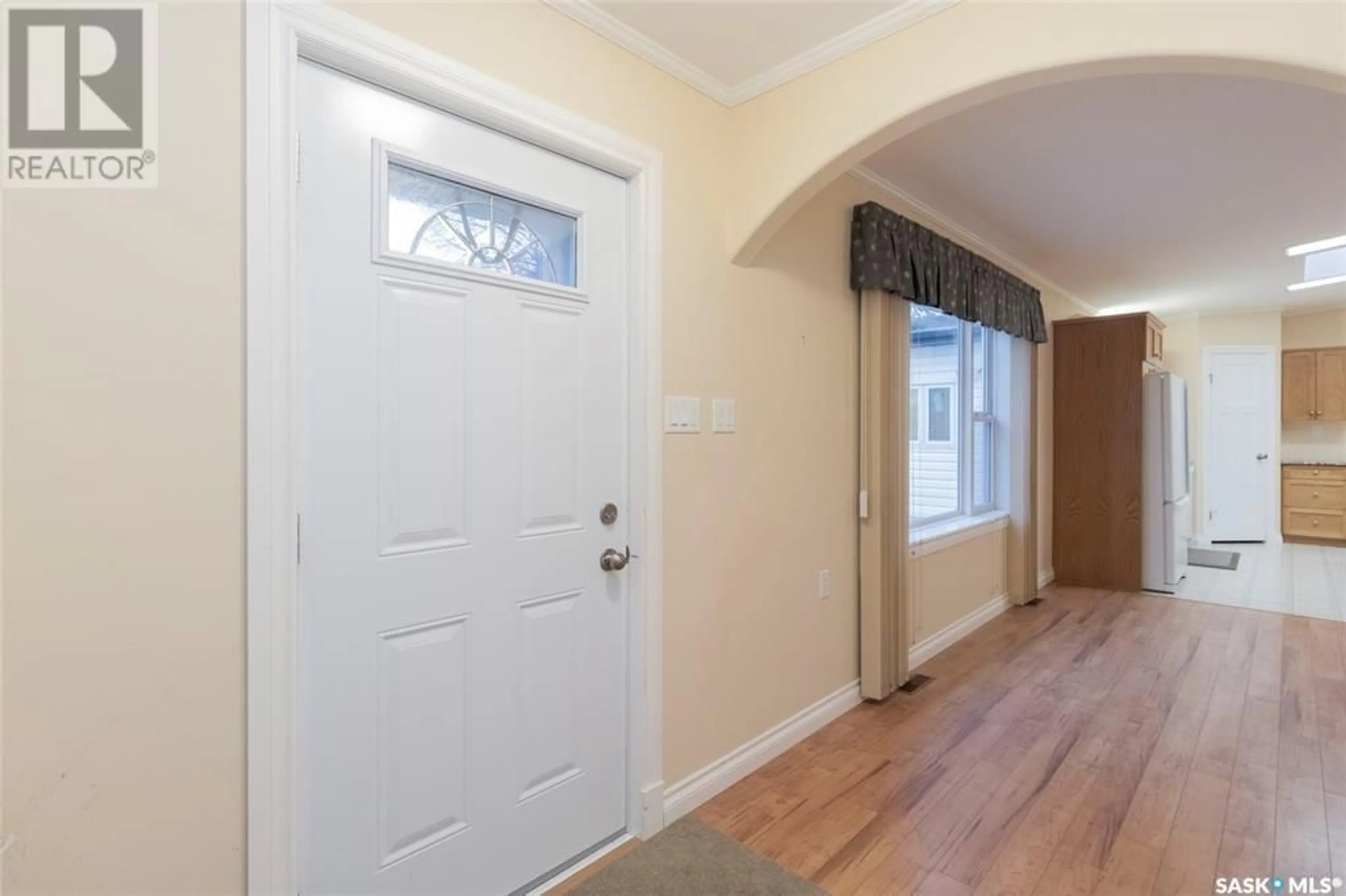 Indoor entryway for 323 Leland PLACE, Saskatoon Saskatchewan S7H5A3