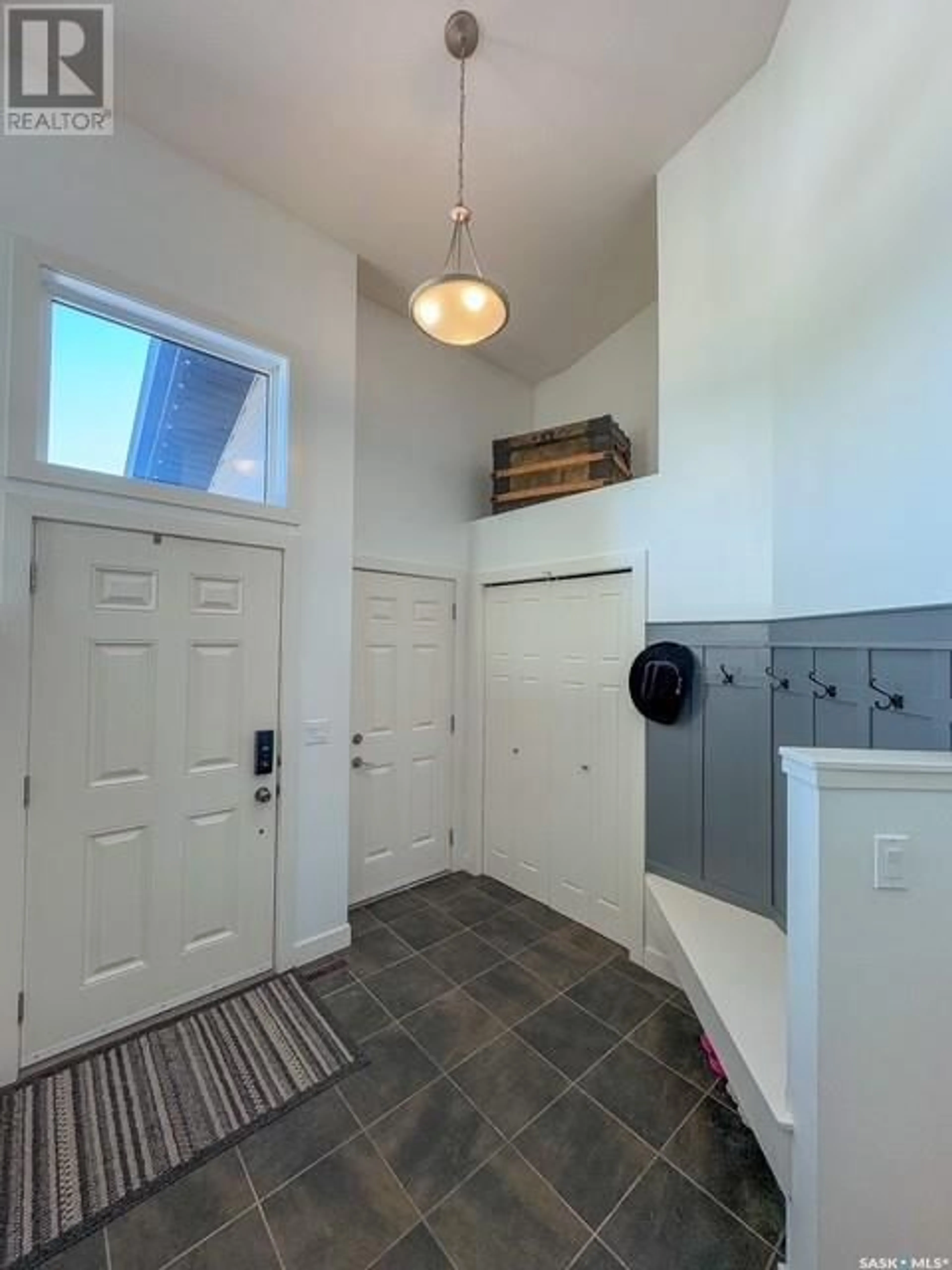 Indoor entryway for 121 Valley Park PLACE, Swift Current Saskatchewan S9H5N2