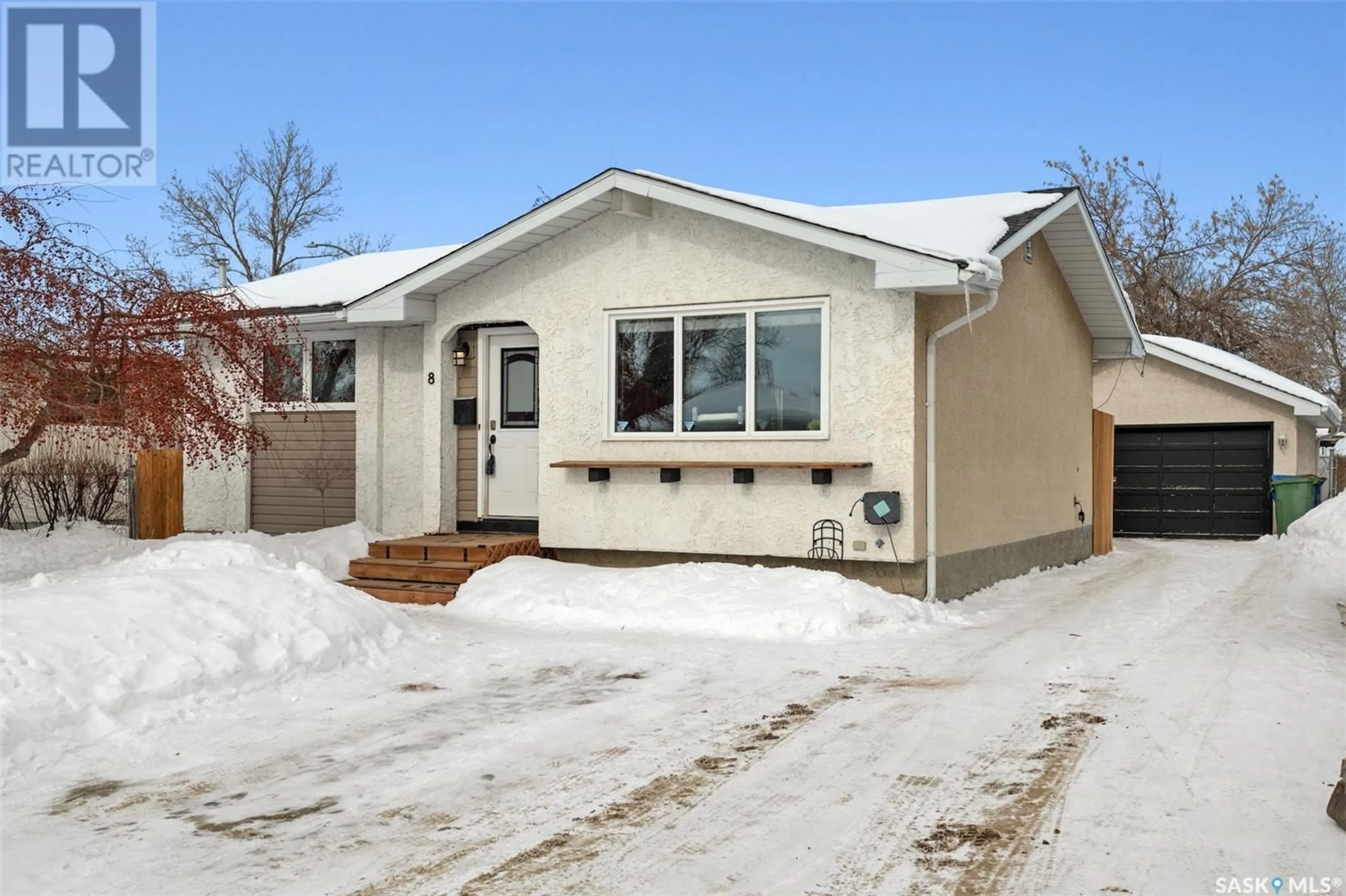 Home with vinyl exterior material, street for 8 Hodges BAY, Regina Saskatchewan S4N4R1