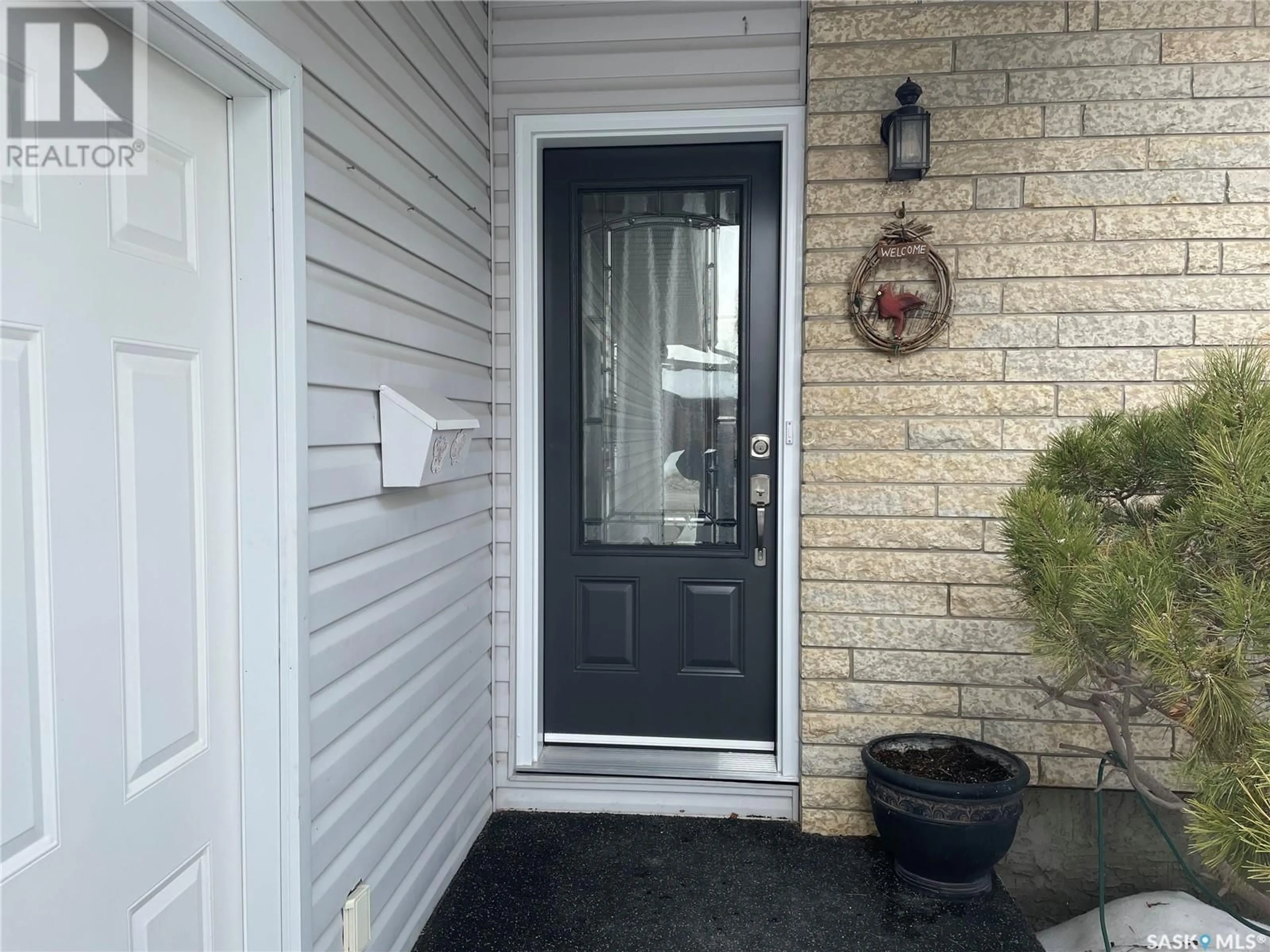 Indoor entryway for 5967 Steele CRESCENT, Regina Saskatchewan S4X4B1