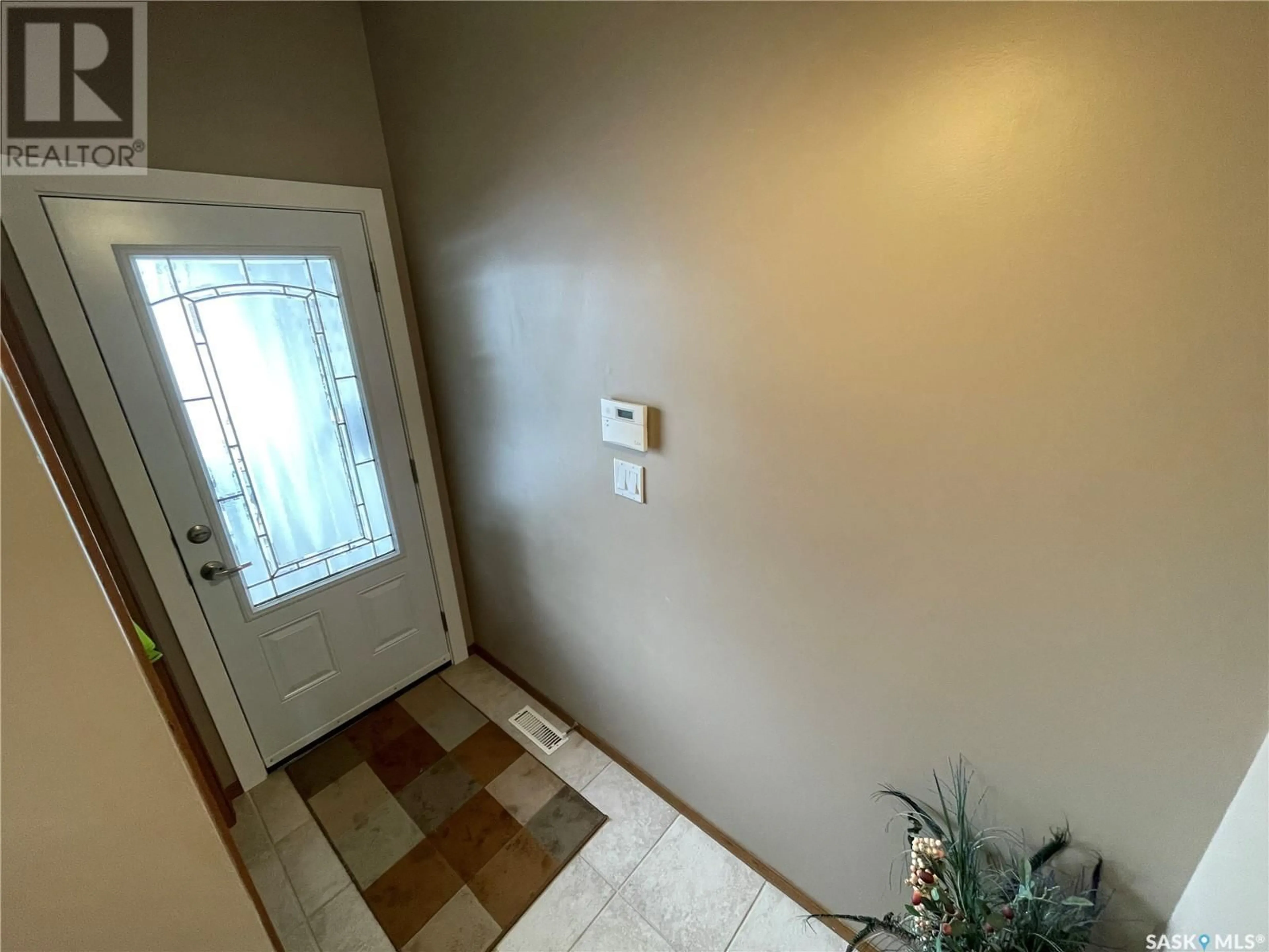 Indoor entryway for 5967 Steele CRESCENT, Regina Saskatchewan S4X4B1