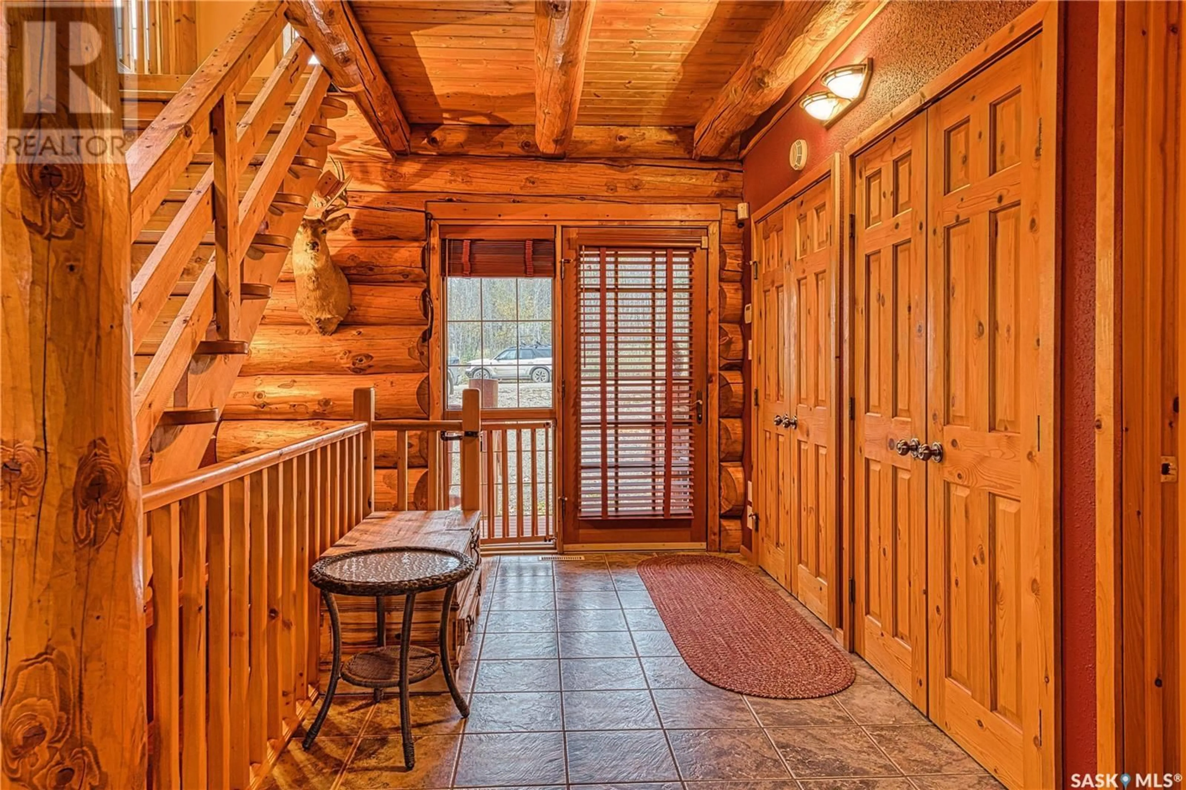 Indoor foyer for 237 Lac des Iles ROAD, Beaver River Rm No. 622 Saskatchewan S0M1A0