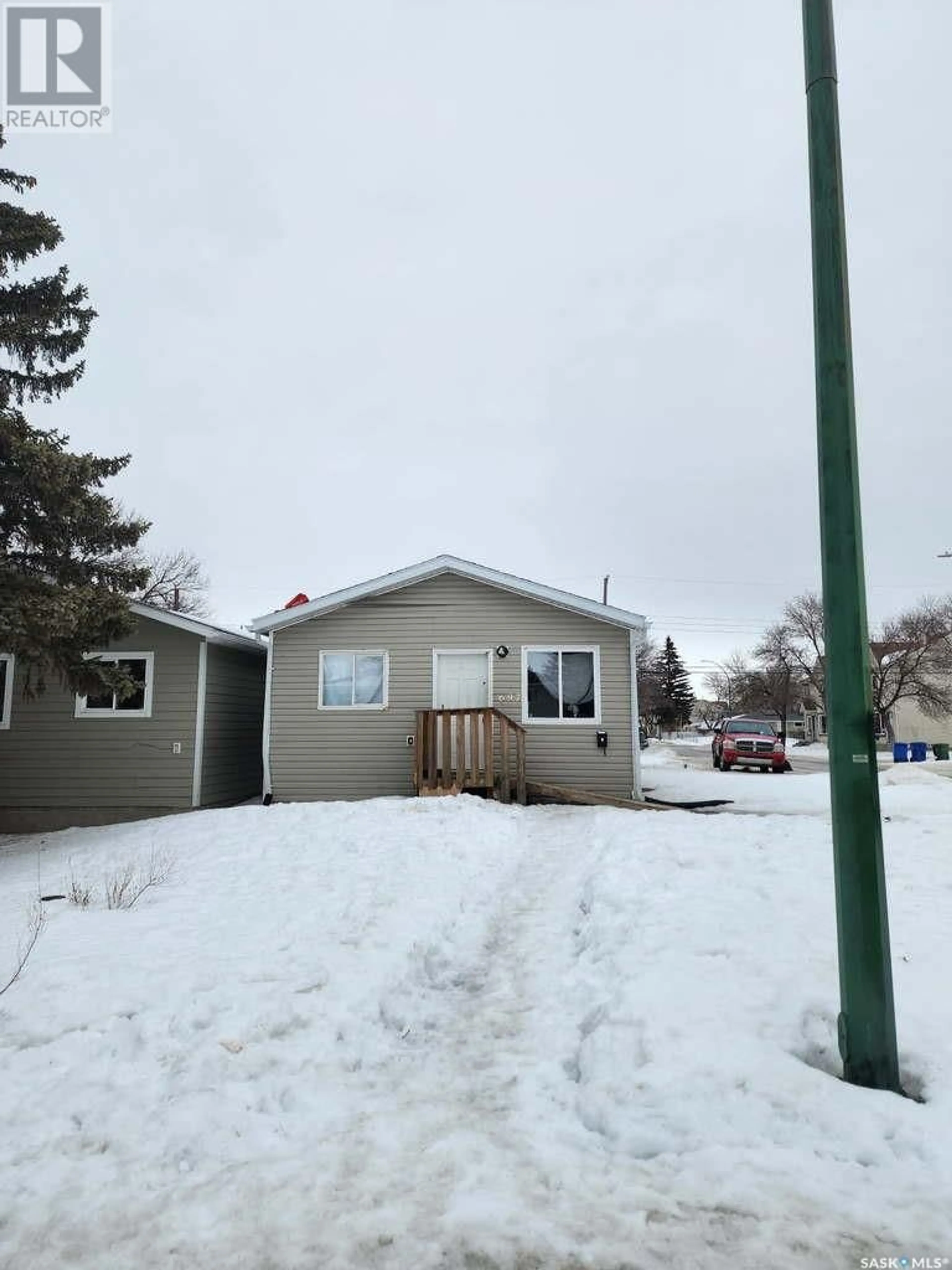 Unknown for 697 Cameron STREET, Regina Saskatchewan S4T2R9