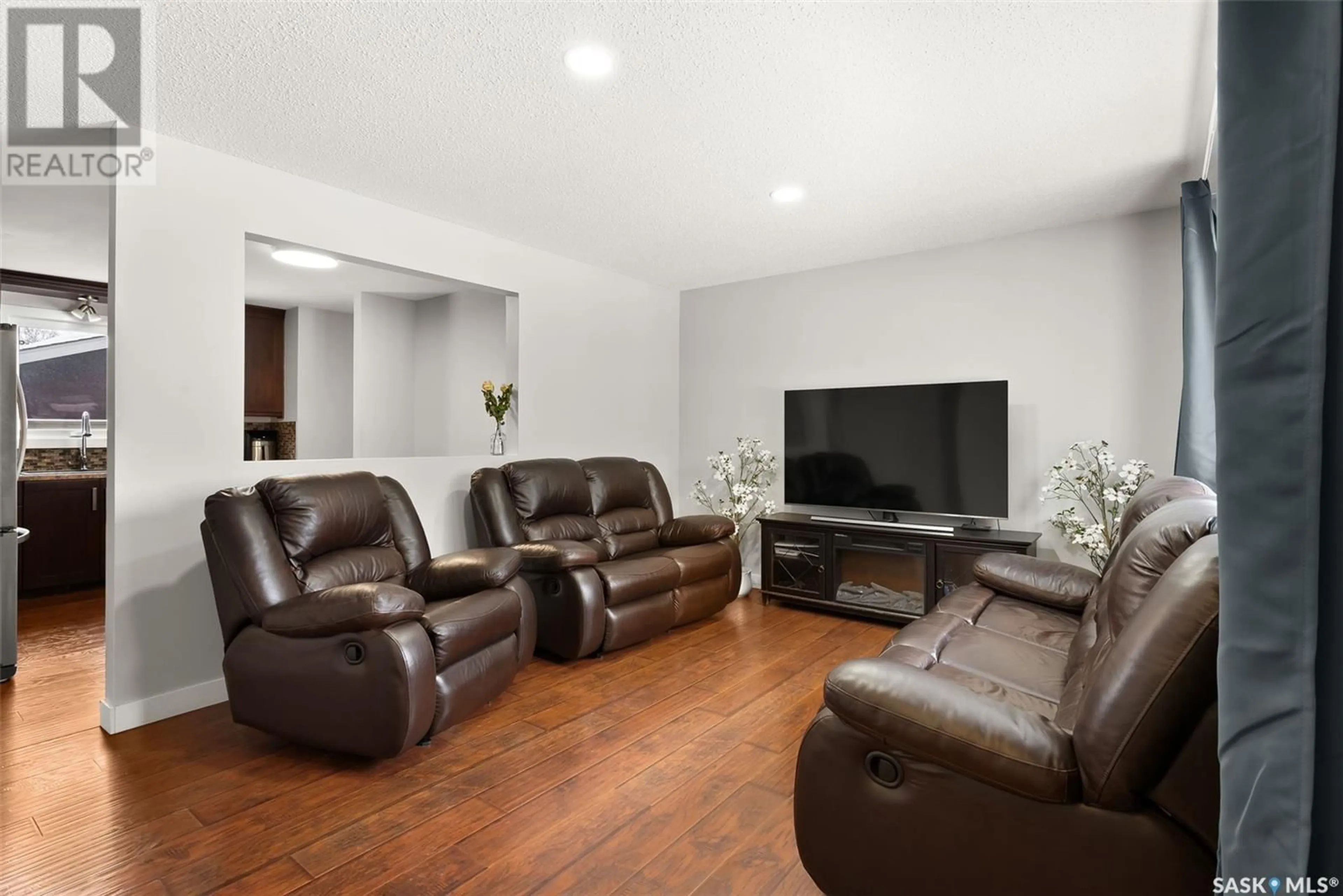 Living room with furniture, unknown for 50 Bird BAY, Regina Saskatchewan S4N1P9