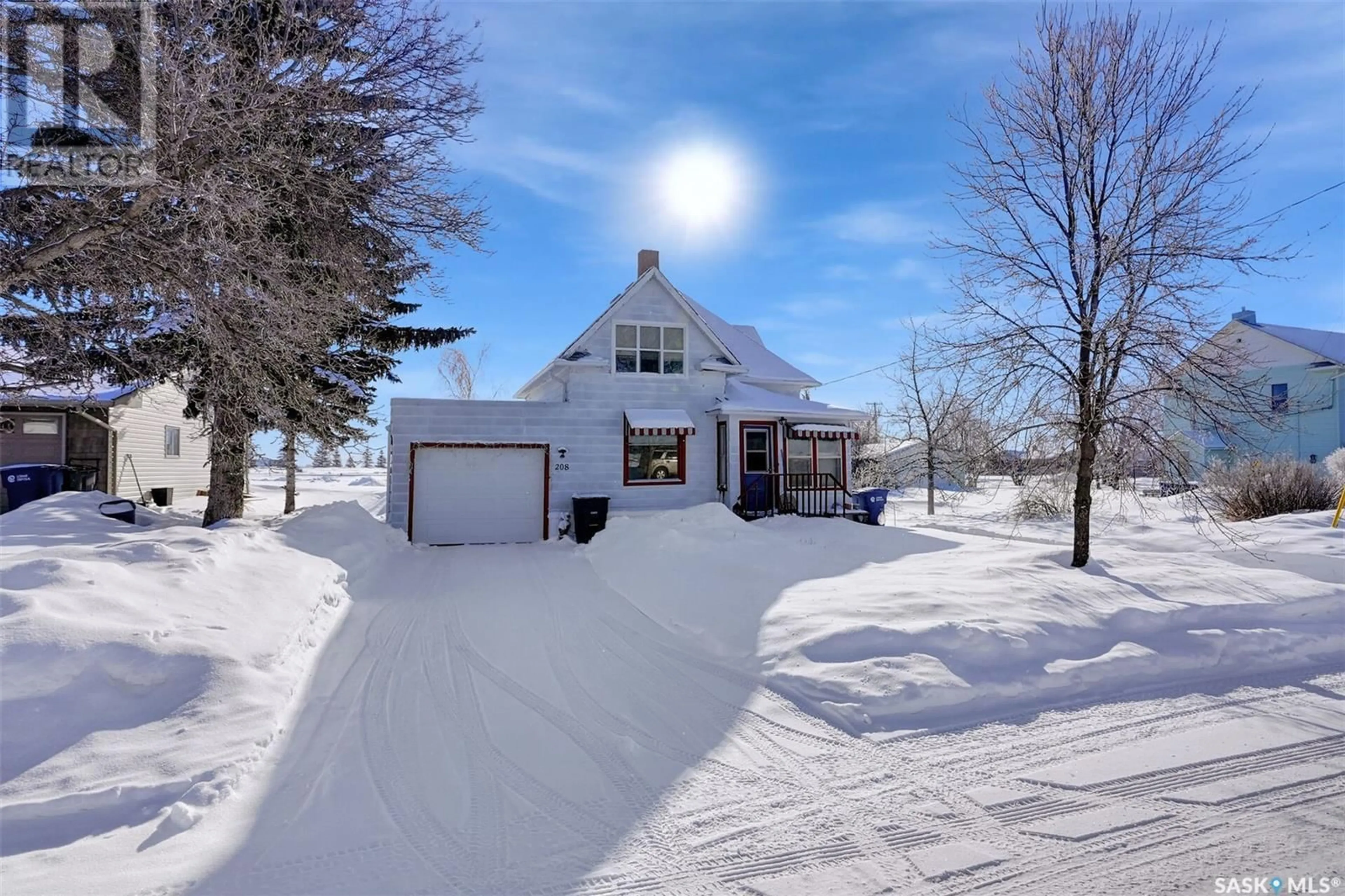 A pic from outside/outdoor area/front of a property/back of a property/a pic from drone, street for 208 Manson STREET, Rouleau Saskatchewan S0G4H0