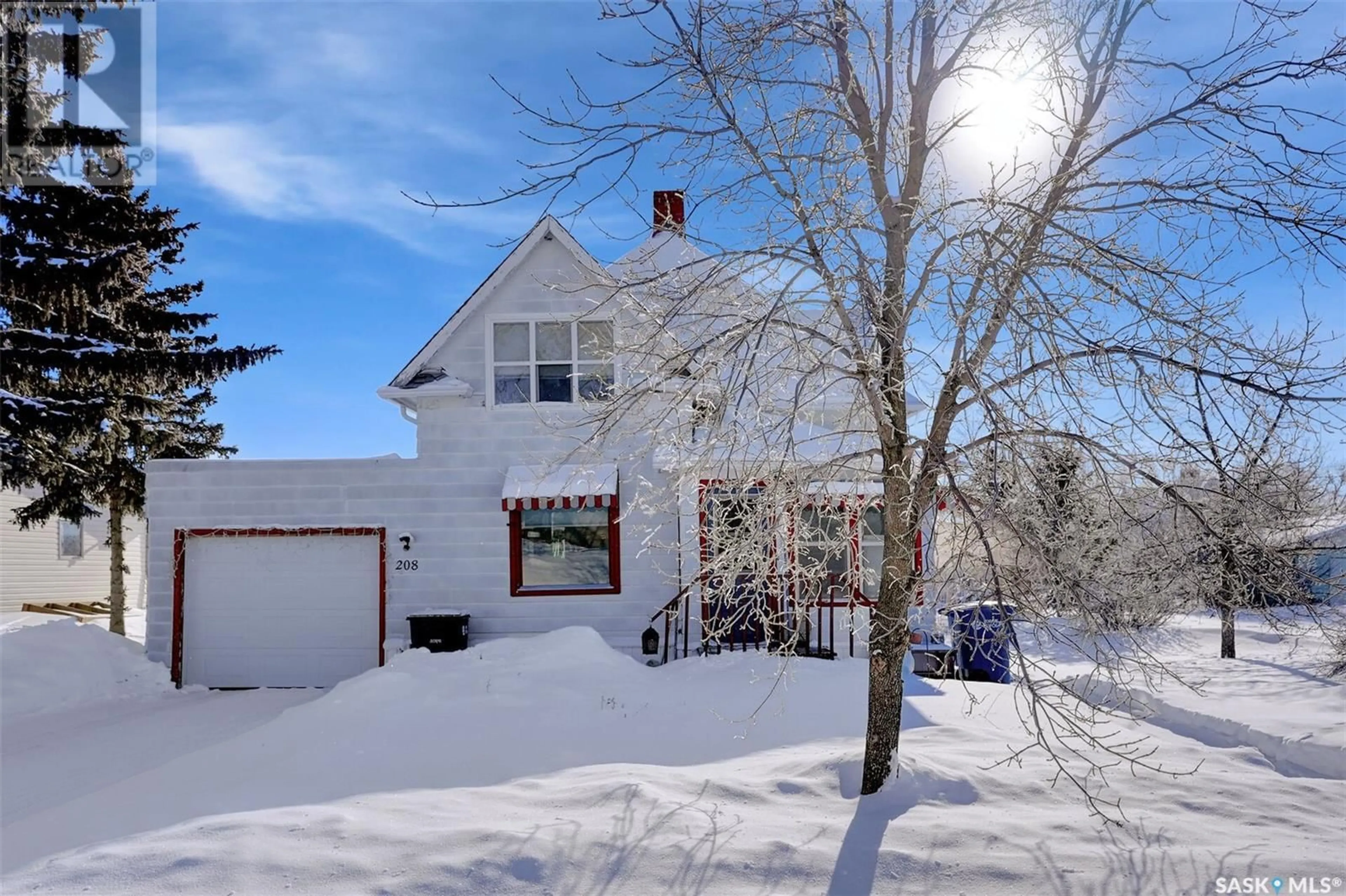 A pic from outside/outdoor area/front of a property/back of a property/a pic from drone, street for 208 Manson STREET, Rouleau Saskatchewan S0G4H0