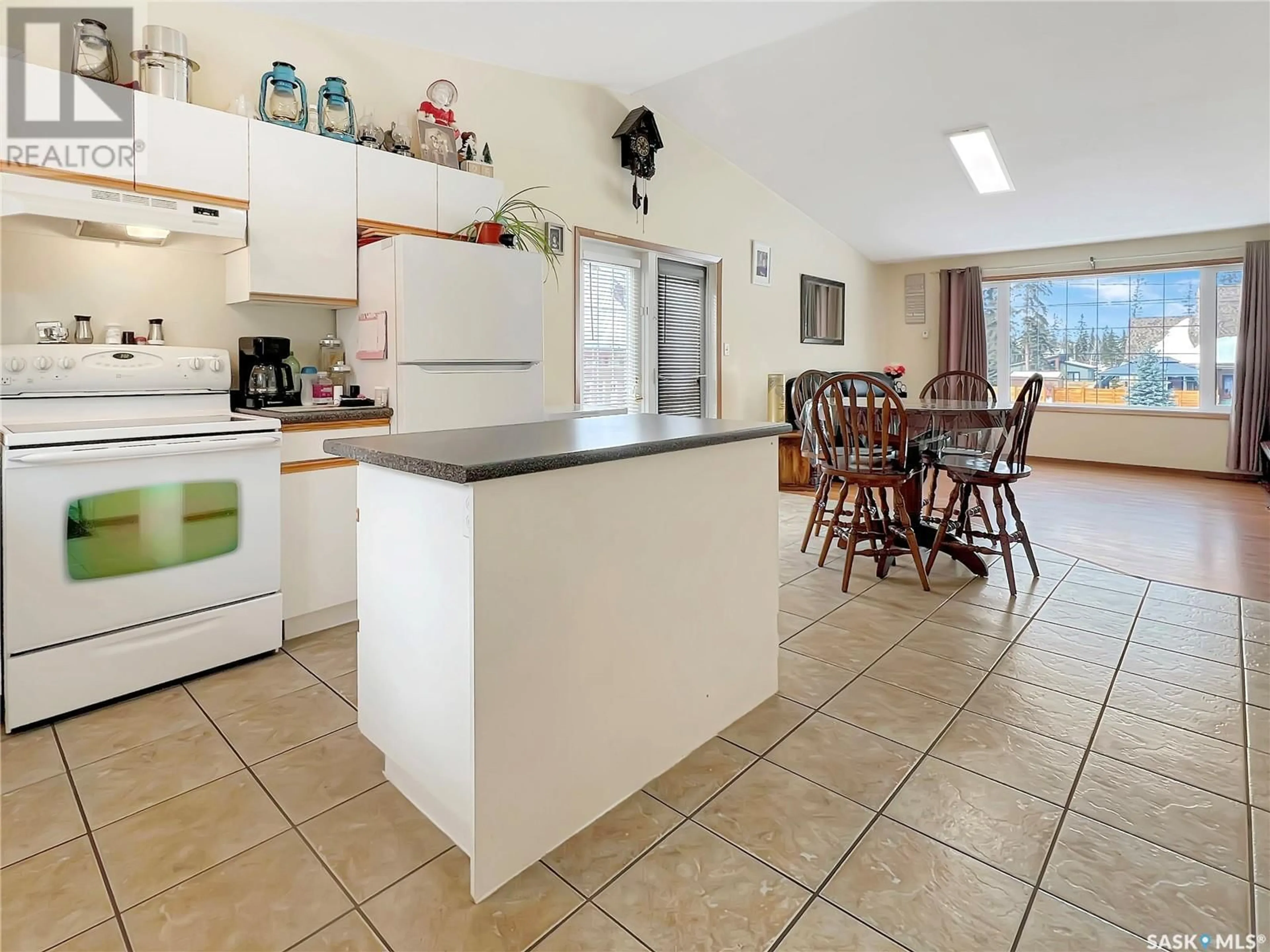 Open concept kitchen, ceramic/tile floor for 6 TYE PLACE, Candle Lake Saskatchewan S0J3E0
