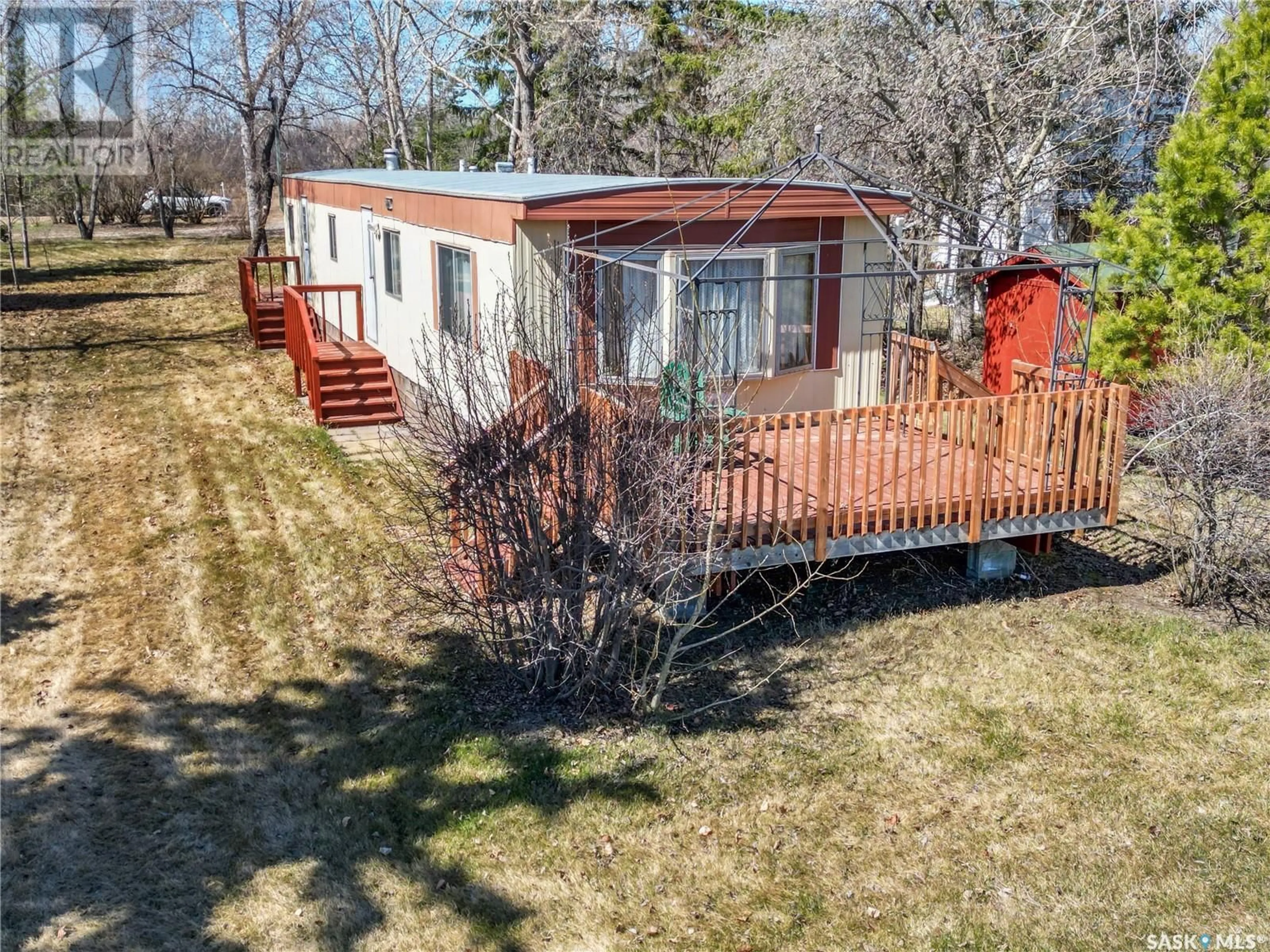 A pic from outside/outdoor area/front of a property/back of a property/a pic from drone, unknown for 57 3RD AVENUE, Metinota Saskatchewan S0M1X0