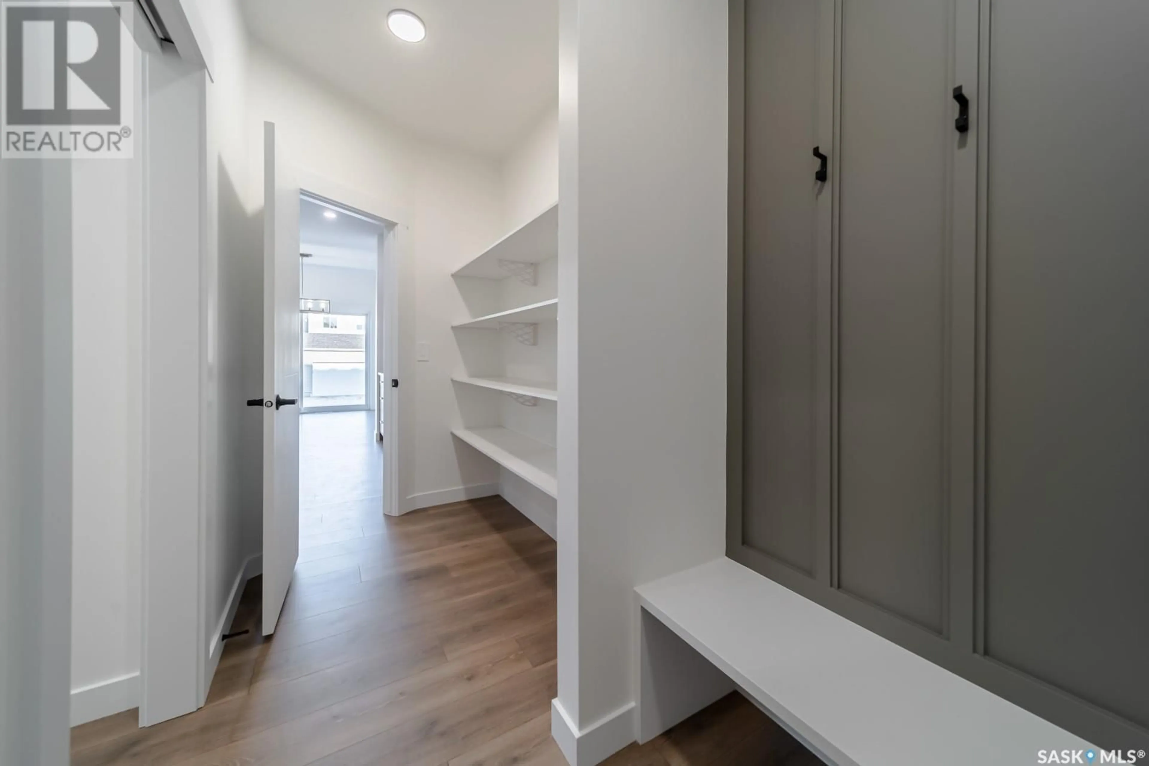 Indoor entryway for 499 DORAN CRESCENT, Saskatoon Saskatchewan S0K2T0