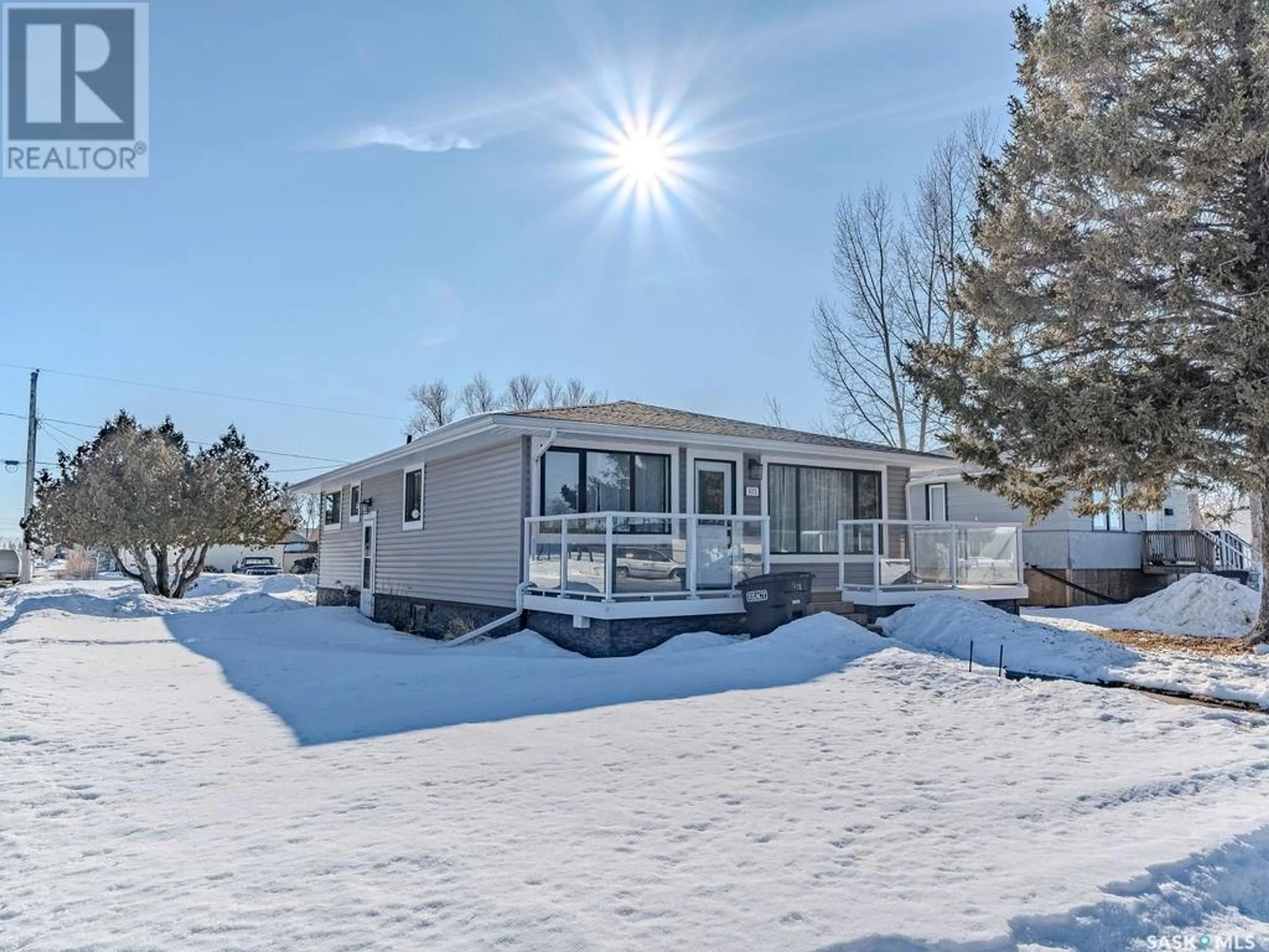 A pic from outside/outdoor area/front of a property/back of a property/a pic from drone, unknown for 401 1st STREET N, Wakaw Saskatchewan S0K4P0