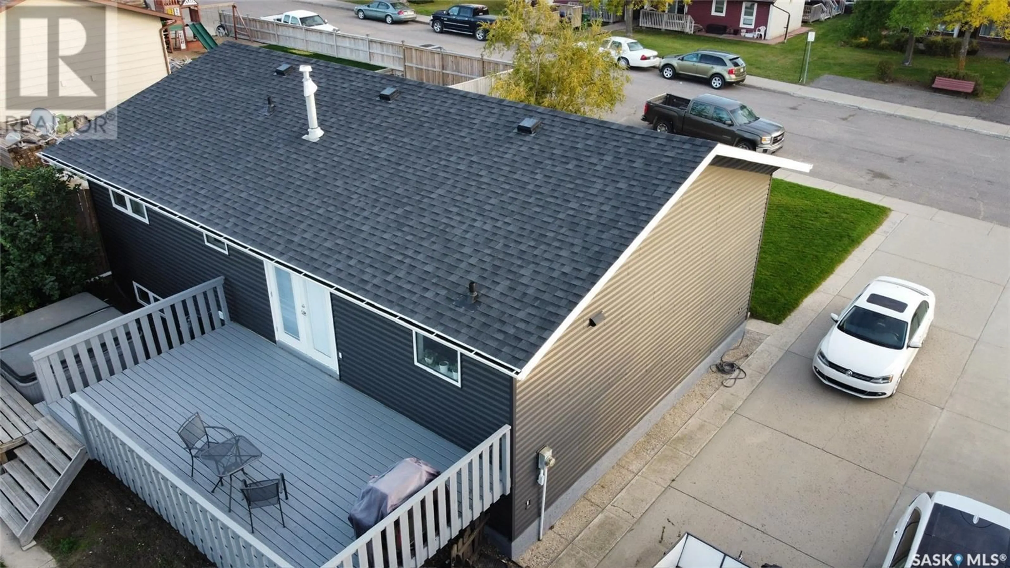 A pic from outside/outdoor area/front of a property/back of a property/a pic from drone, city buildings view from balcony for 405 3rd AVENUE W, Biggar Saskatchewan S0K0M0