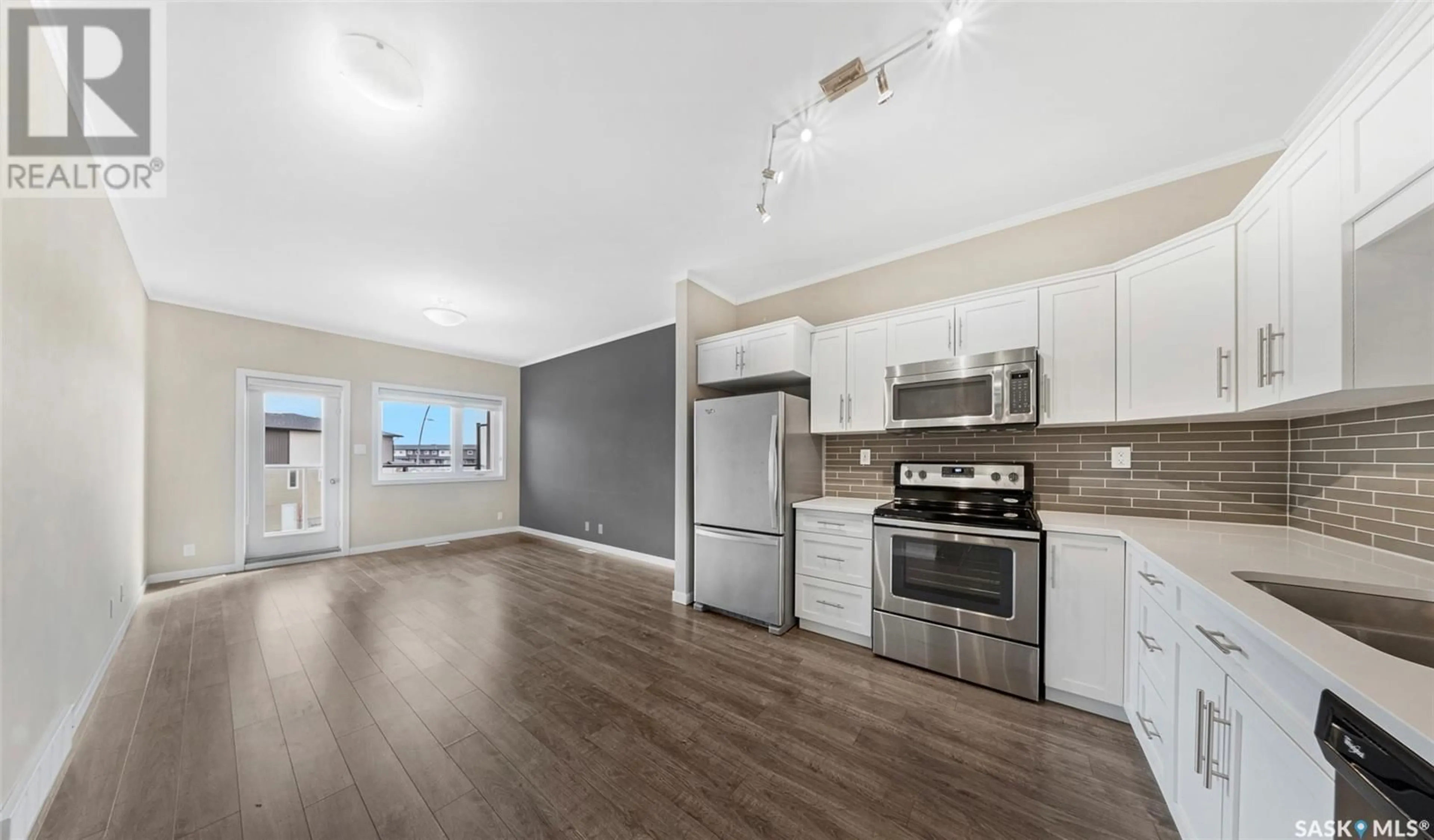 Open concept kitchen, unknown for 212 720 Baltzan BOULEVARD, Saskatoon Saskatchewan S7W0W6