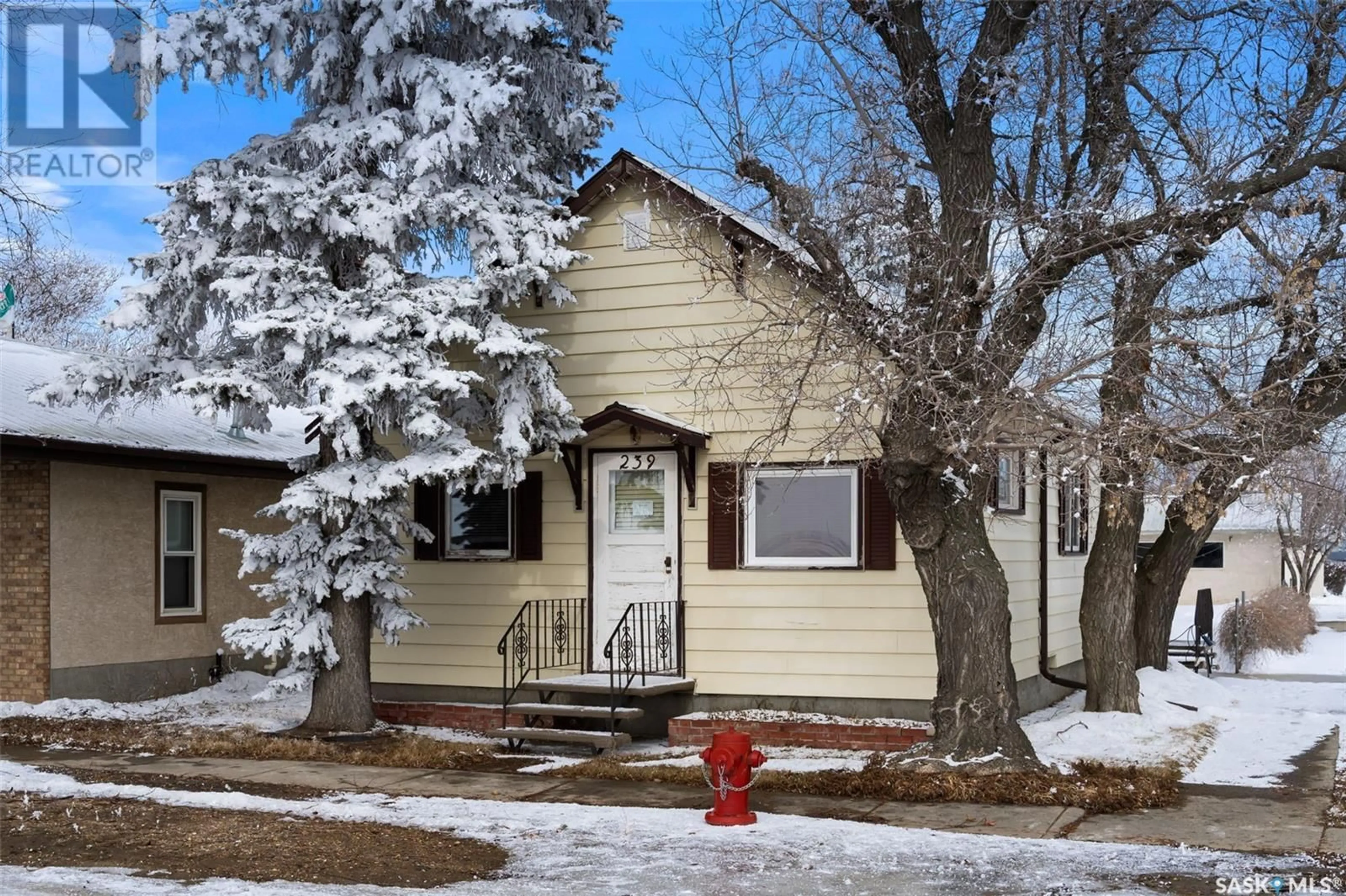 Home with vinyl exterior material, street for 239 Railway AVENUE, Vibank Saskatchewan S0G4Y0