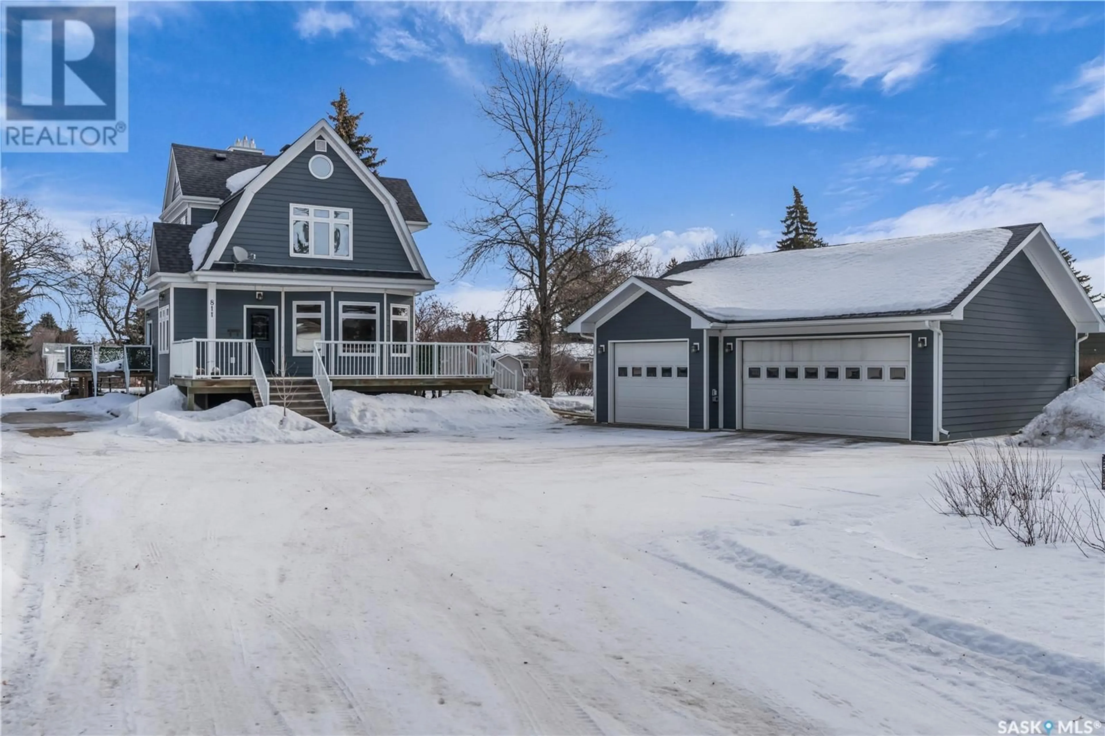 A pic from outside/outdoor area/front of a property/back of a property/a pic from drone, street for 811 Bell STREET, Indian Head Saskatchewan S0G2K0