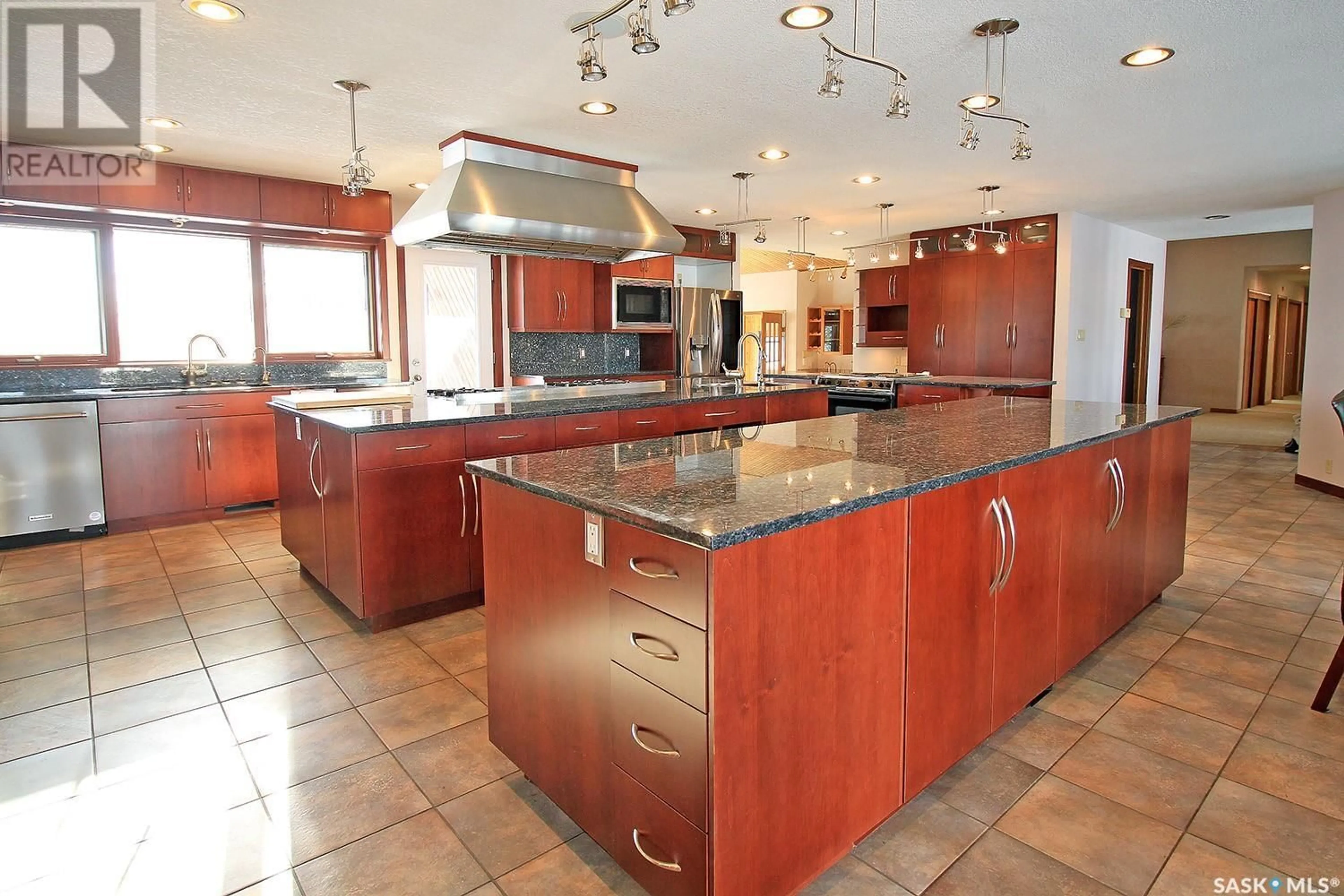 Contemporary kitchen, ceramic/tile floor for 30 York Lake ROAD, Orkney Rm No. 244 Saskatchewan S3N0T2