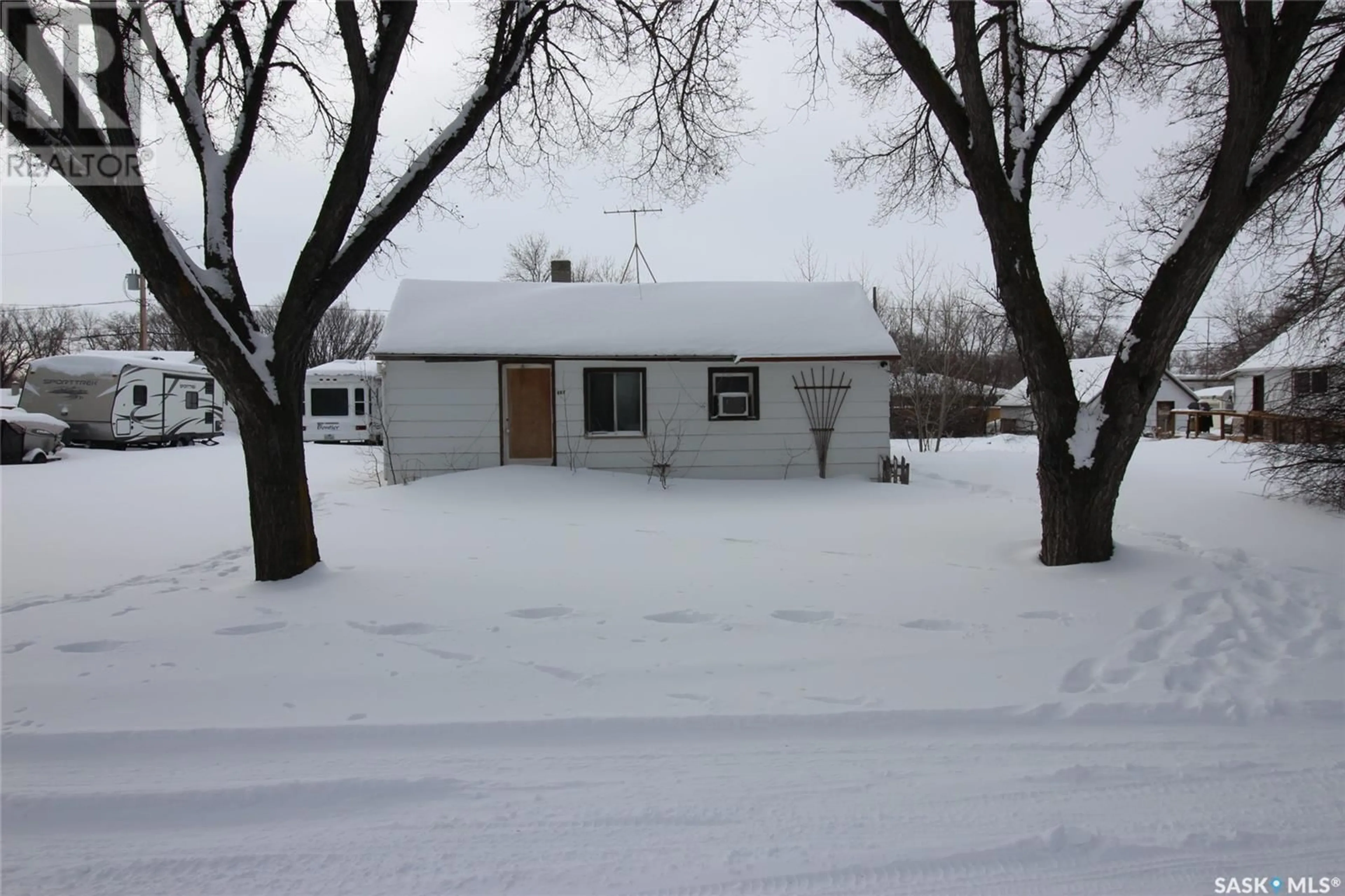 Unknown for 663 3rd STREET W, Shaunavon Saskatchewan S0N2M0