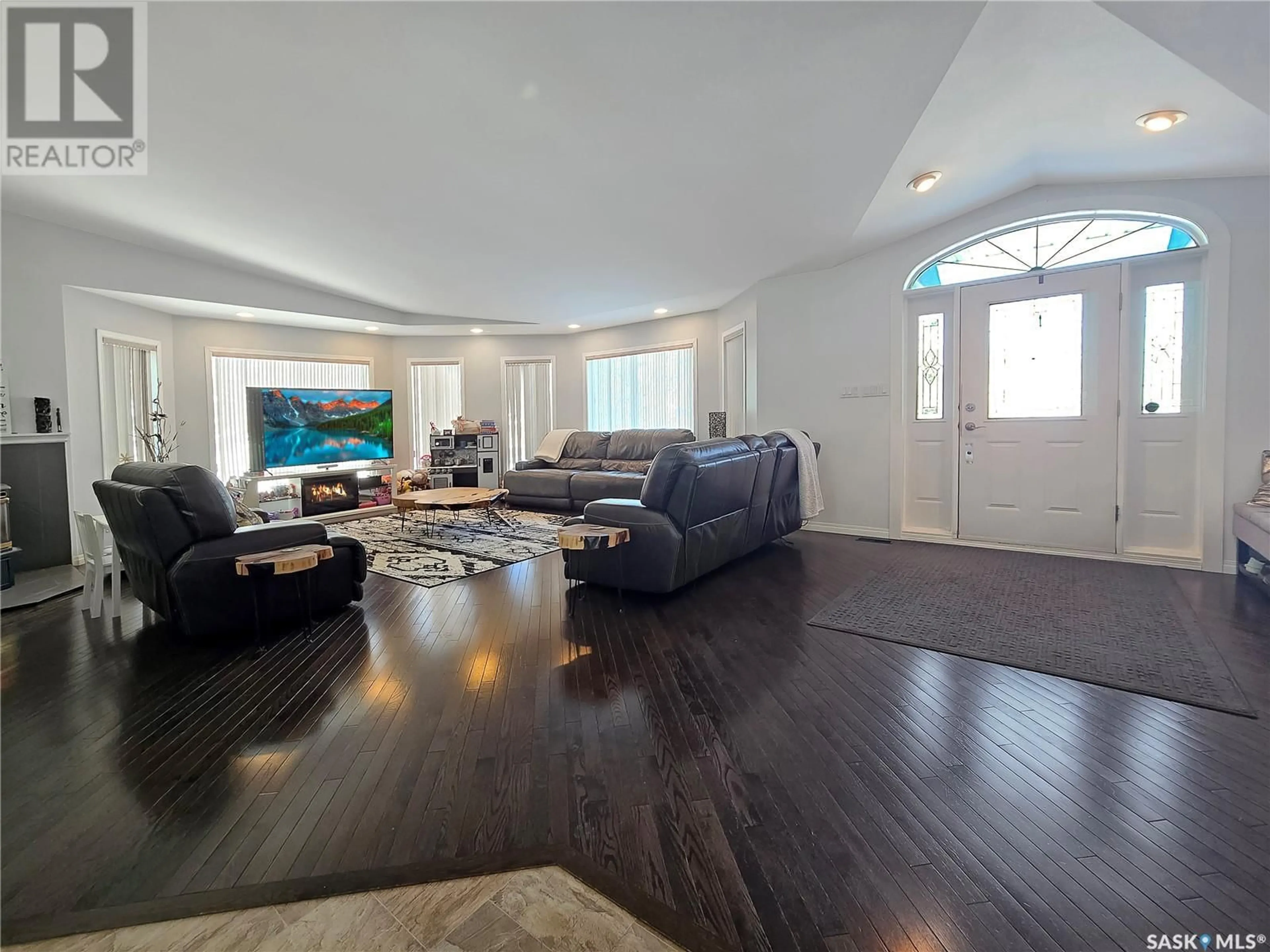 Living room with furniture, unknown for HWY 10 Dunleath, Wallace Rm No. 243 Saskatchewan S0A3N0