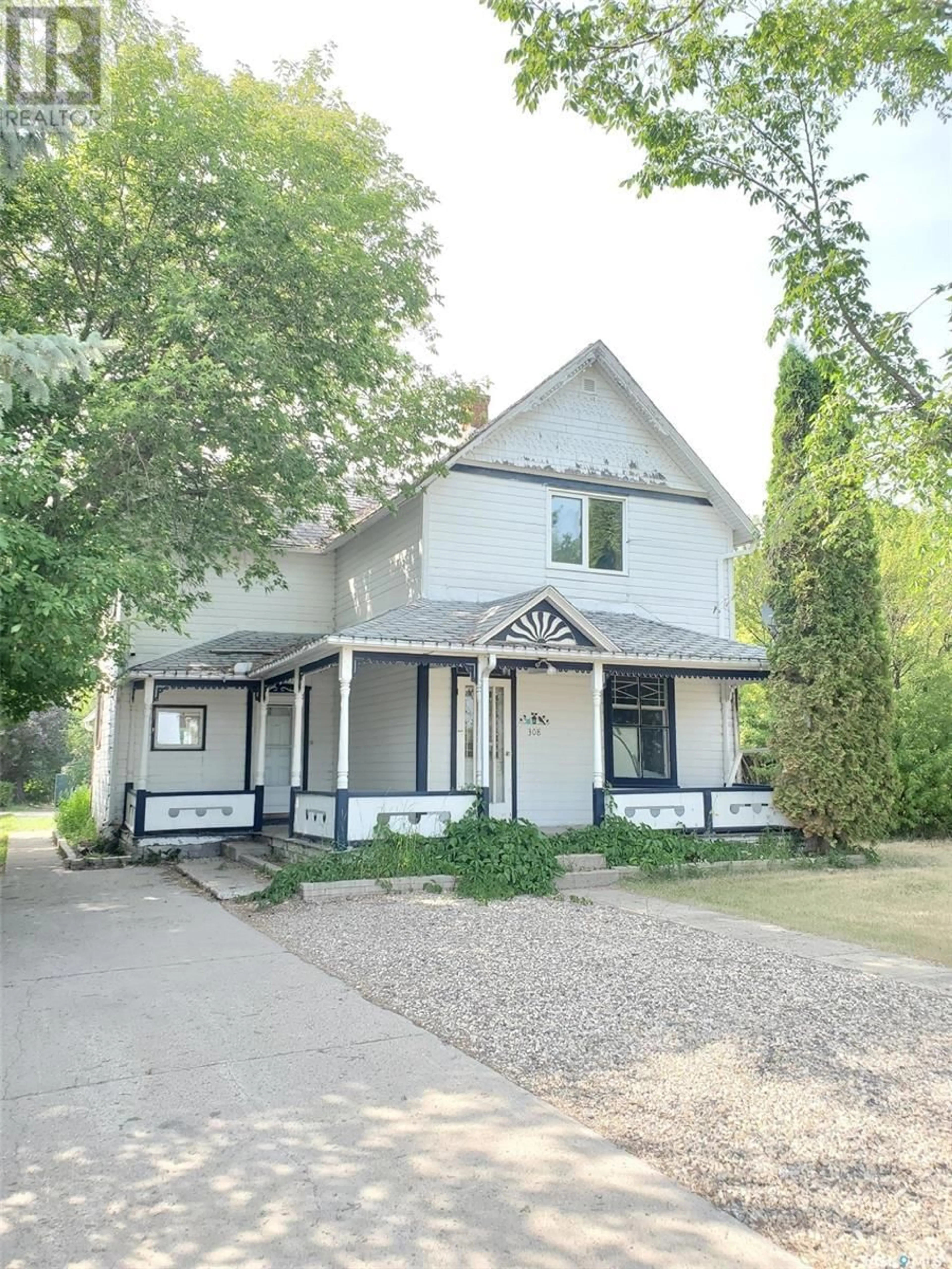 Home with vinyl exterior material, street for 308 Main STREET, Carlyle Saskatchewan S0C0R0