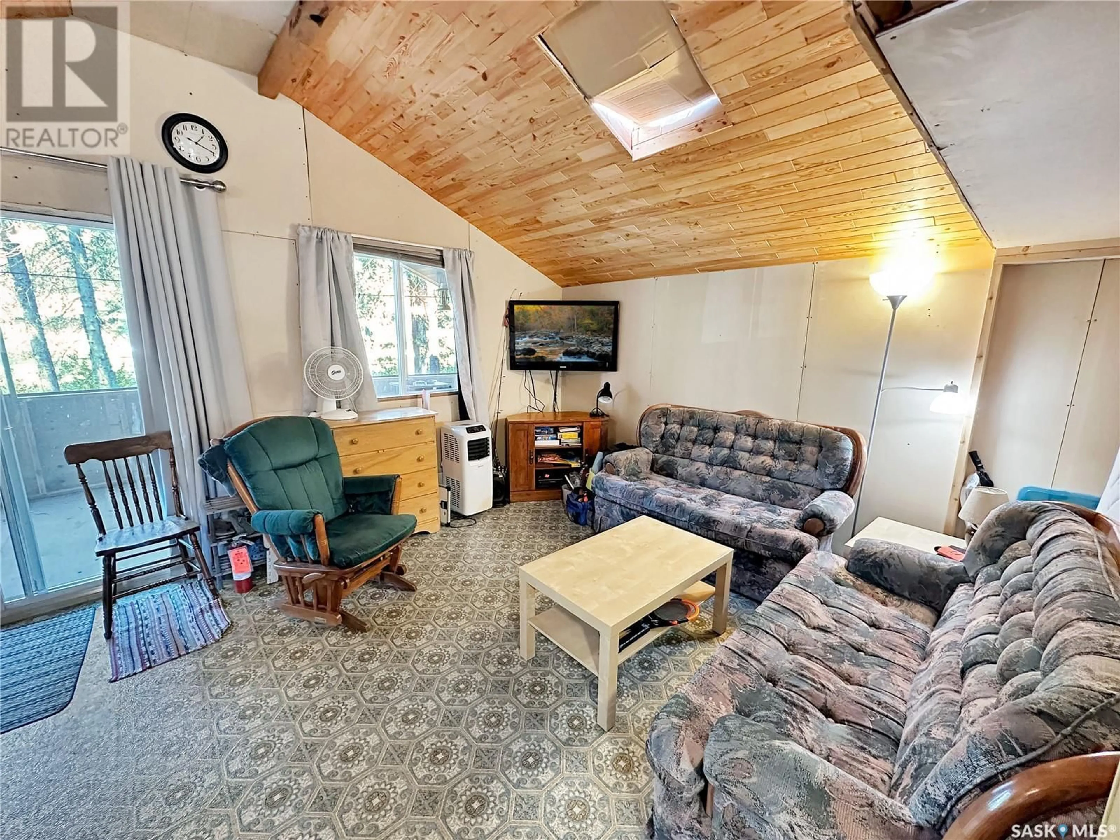 A pic of a room for 6 3RD AVENUE, Candle Lake Saskatchewan S0J3E0