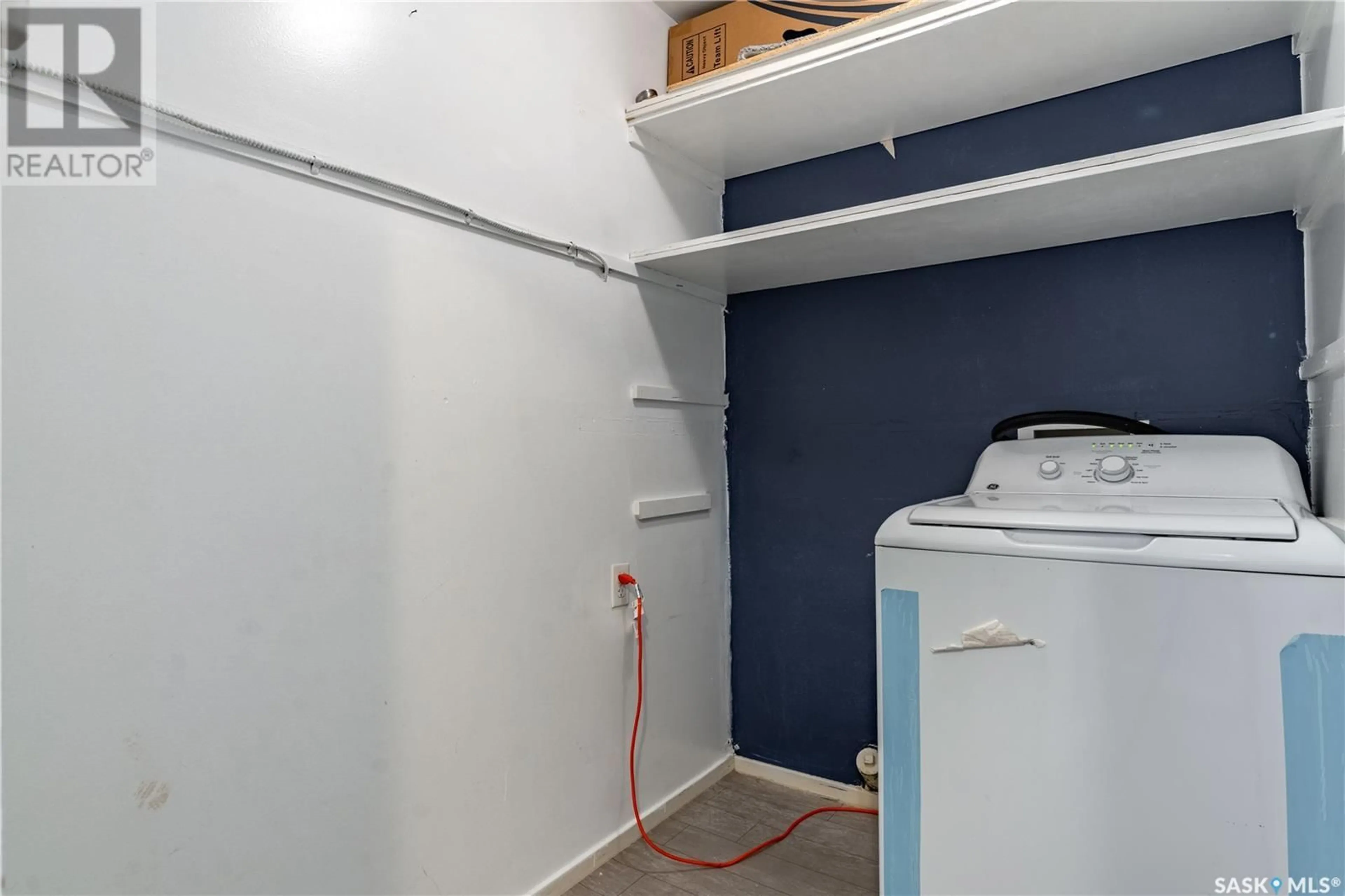 Laundry room for 2 38 Spence STREET, Regina Saskatchewan S4S4H4