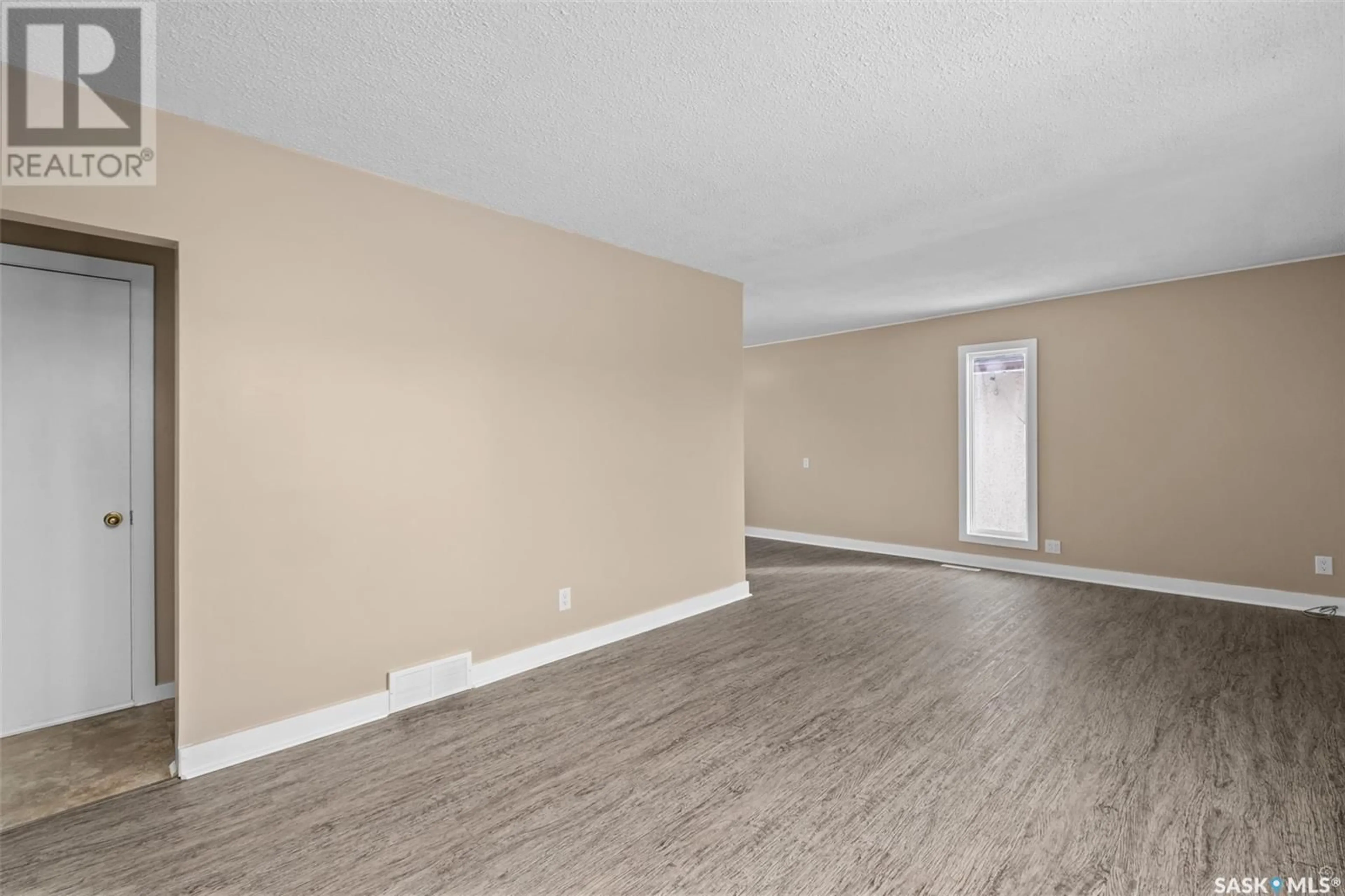 A pic of a room for 24 31st STREET E, Prince Albert Saskatchewan S6V1Z8