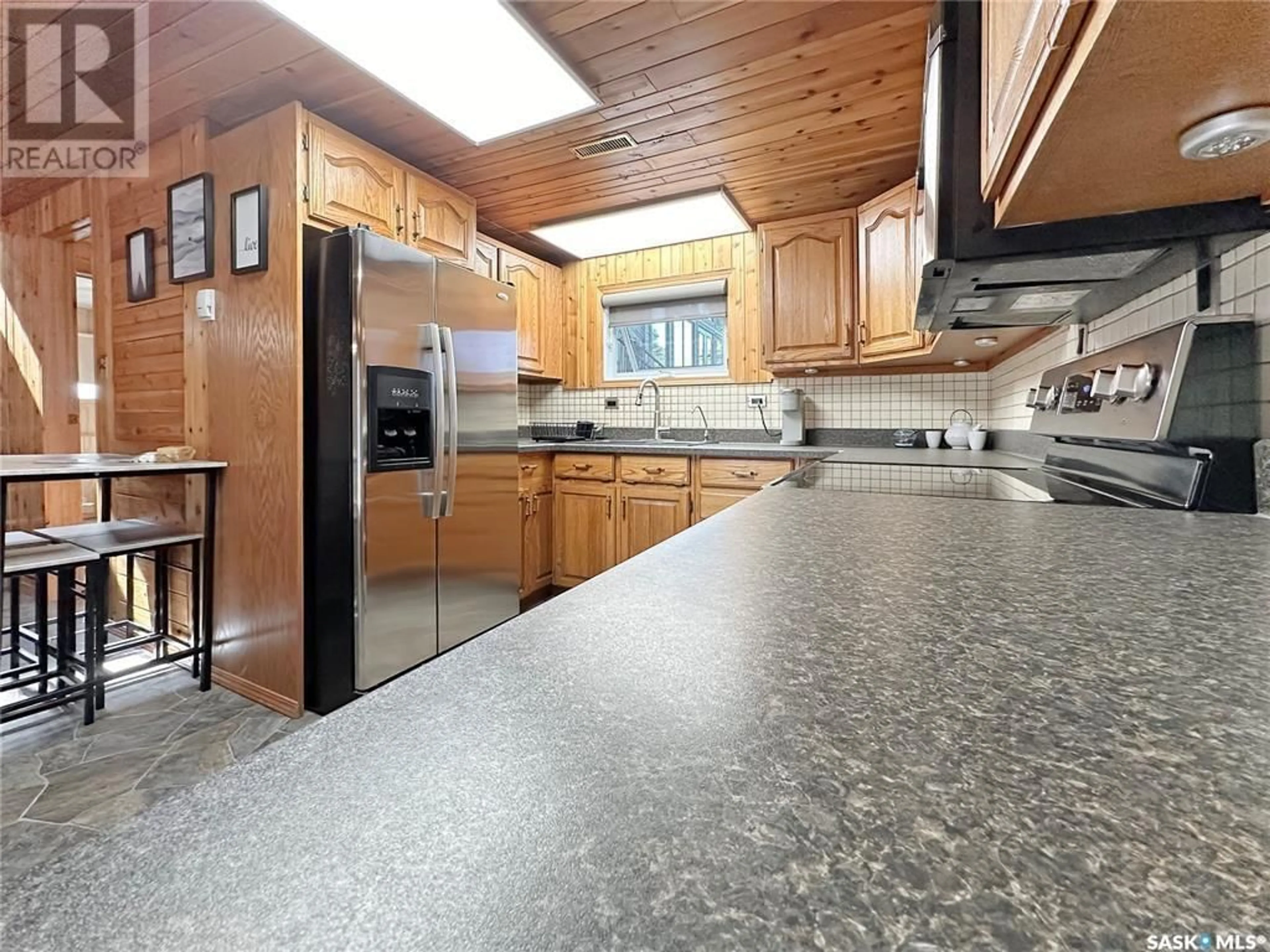 Standard kitchen, unknown for 35 Lakeview DRIVE, Candle Lake Saskatchewan S0J3E0