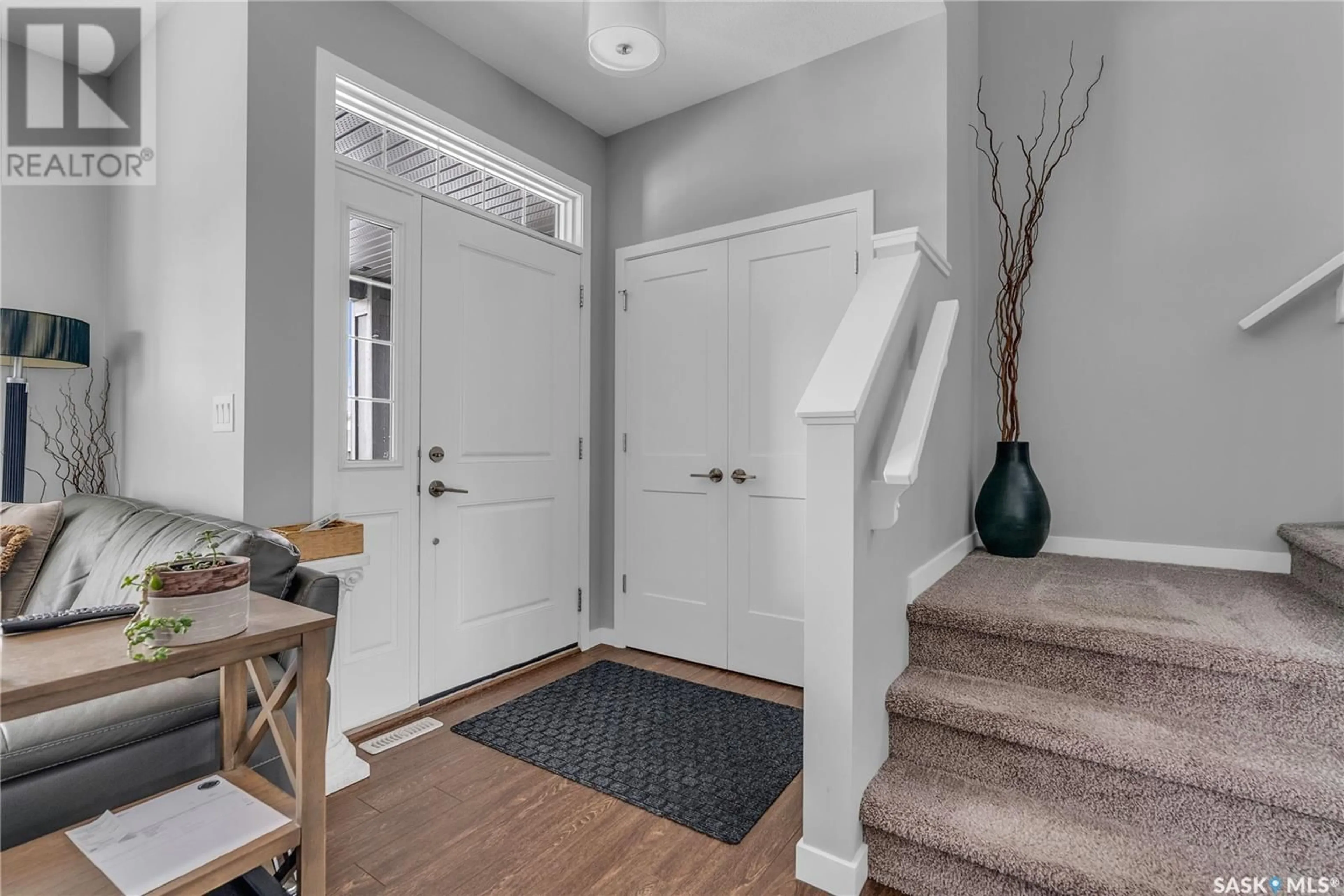 Indoor entryway for 127 NEWTON WAY, Saskatoon Saskatchewan S7V0N6