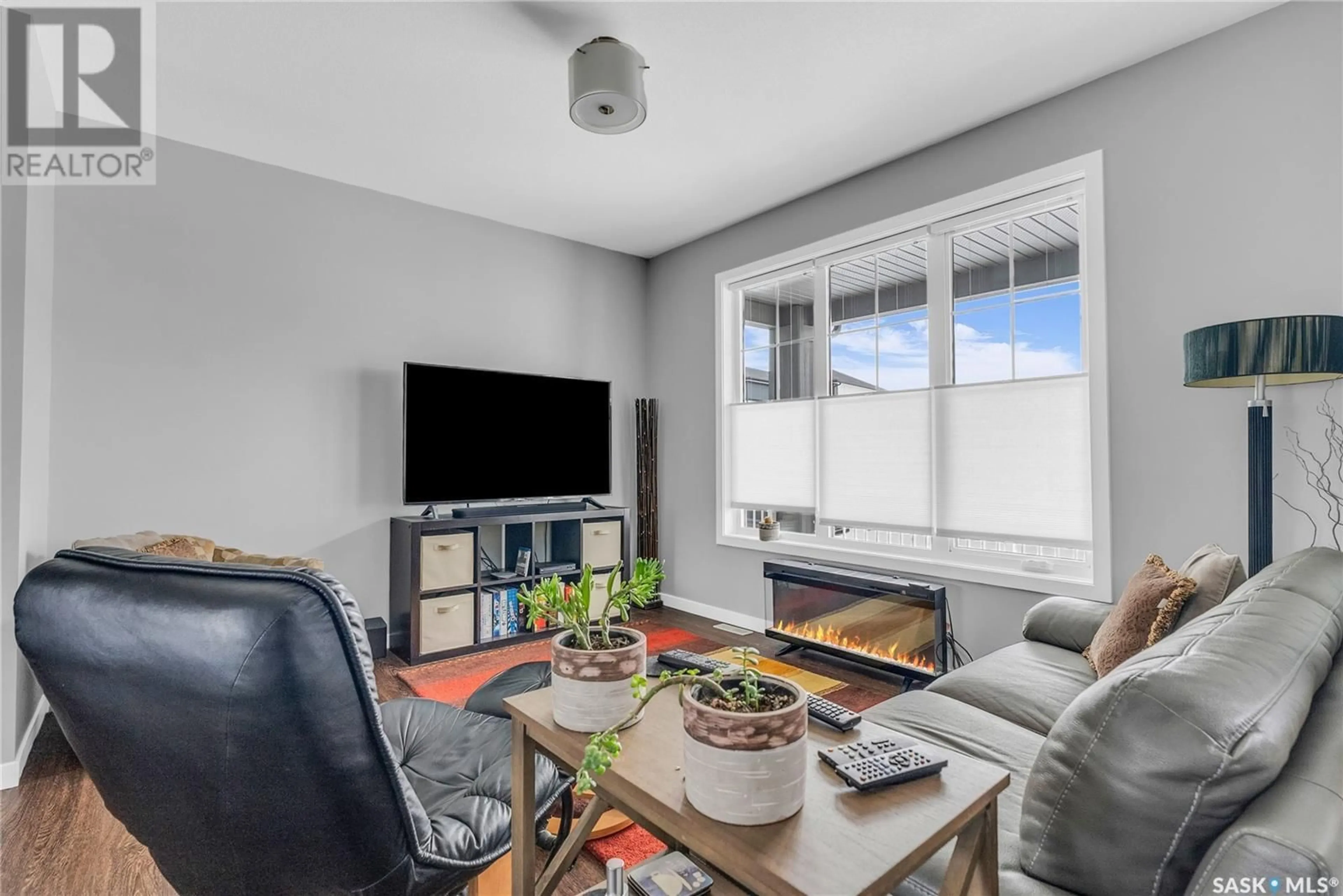 Living room with furniture, unknown for 127 NEWTON WAY, Saskatoon Saskatchewan S7V0N6