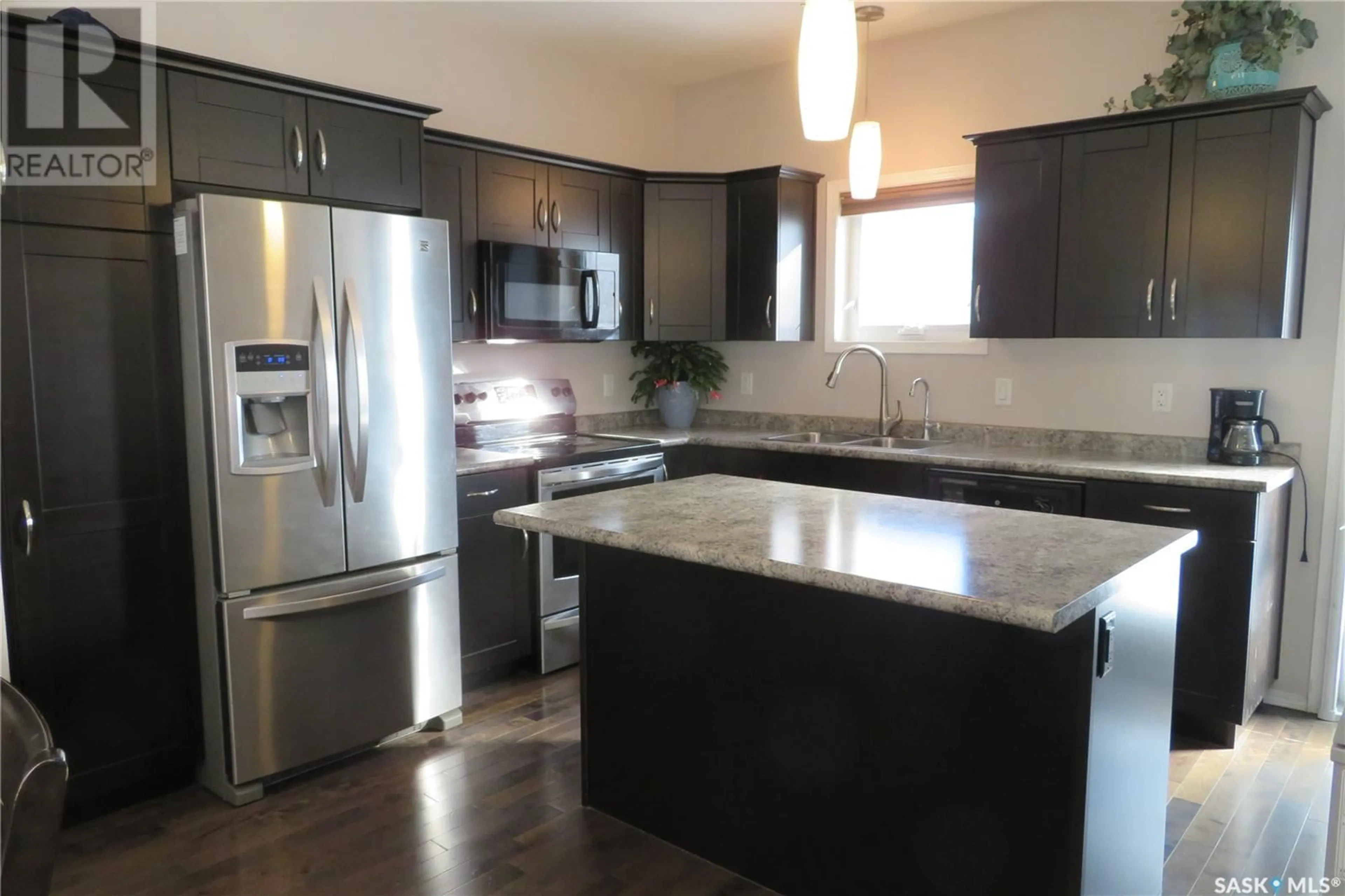 Open concept kitchen, unknown for 5236 CANUCK CRESCENT, Regina Saskatchewan S4W0H2