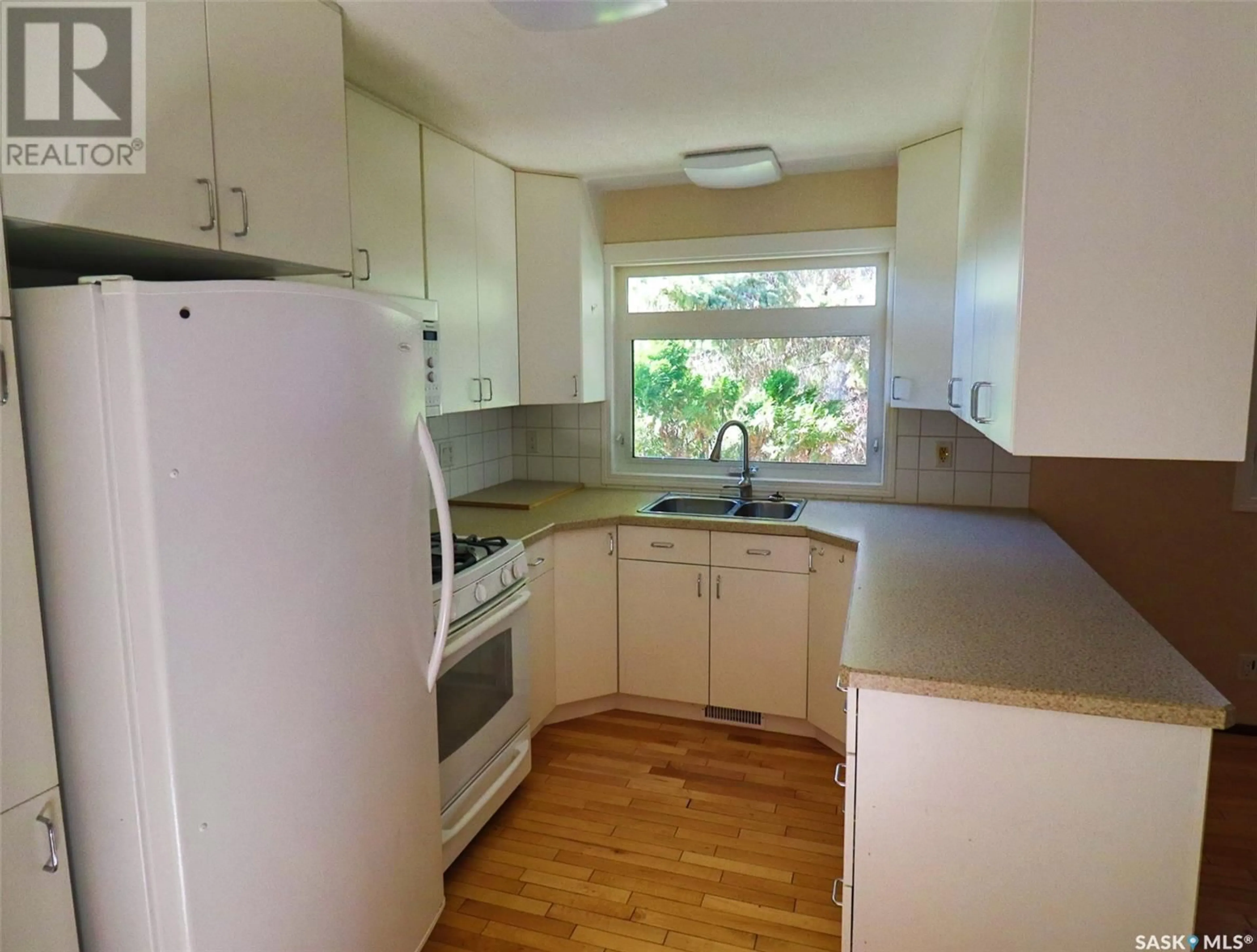 Standard kitchen, unknown for 414 1ST STREET, Cabri Saskatchewan S0N0J0