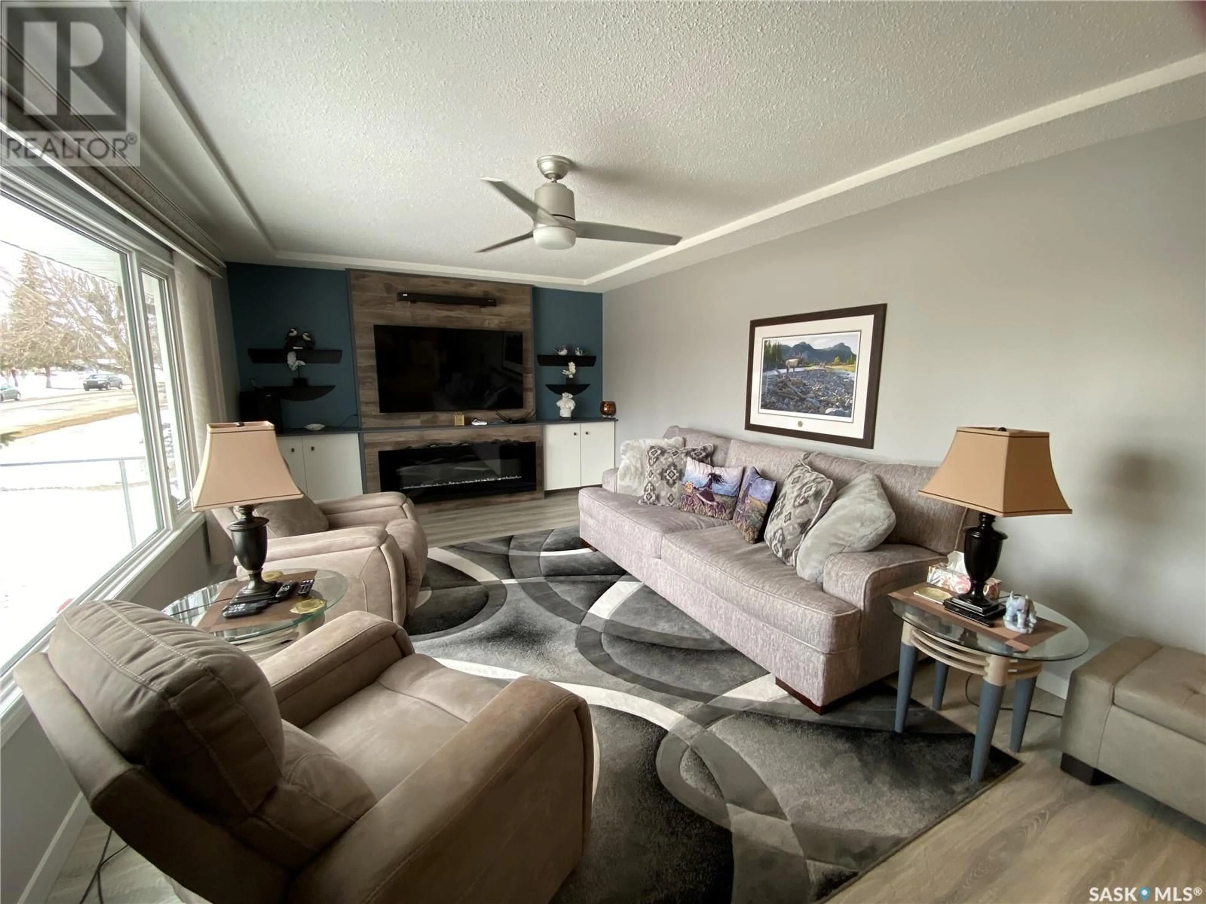 Living room with furniture, unknown for 112 7TH AVENUE, Melville Saskatchewan S0A2P0