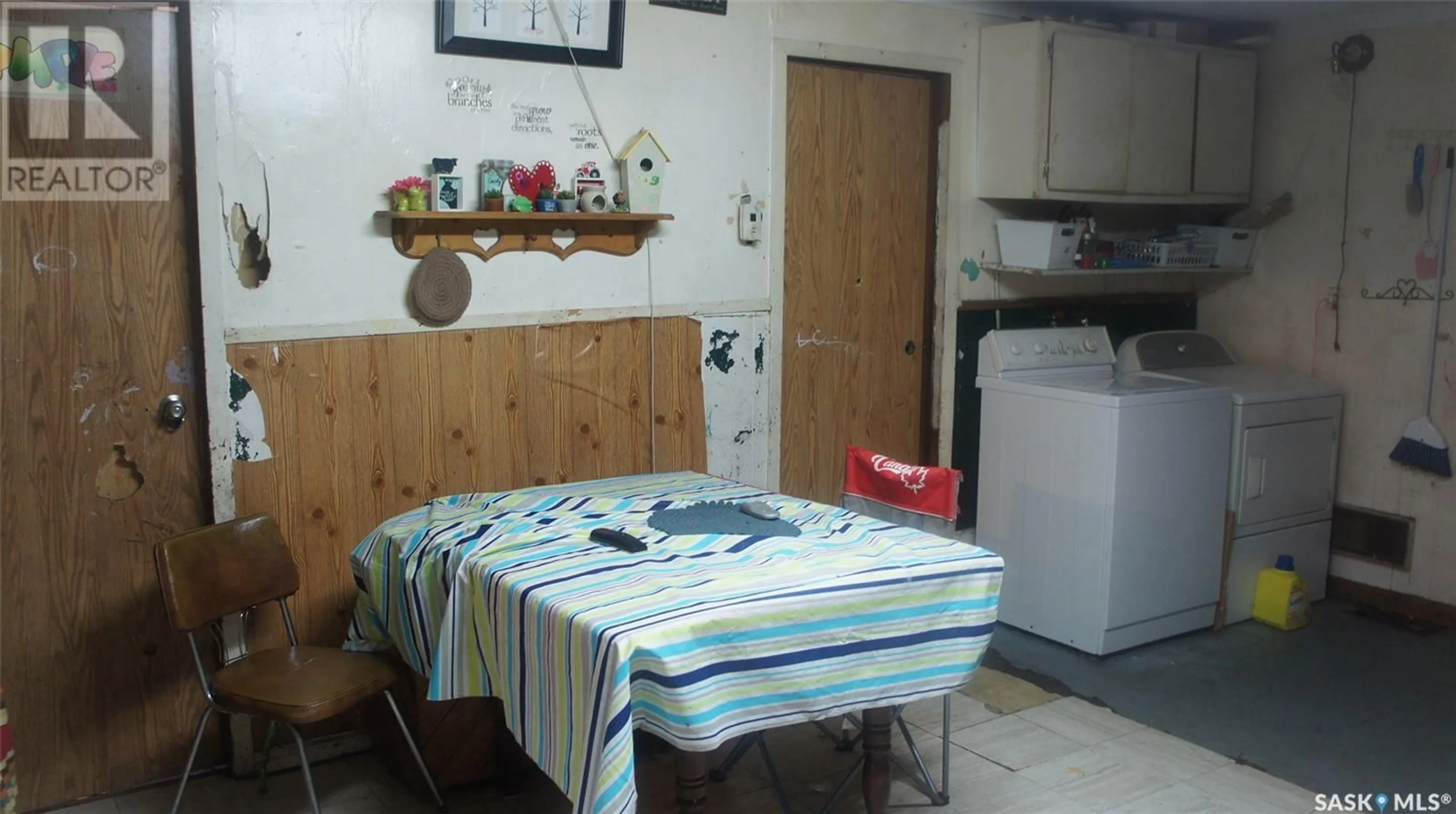 Standard kitchen, unknown for 406 CARBON AVENUE, Bienfait Saskatchewan S0C0M0