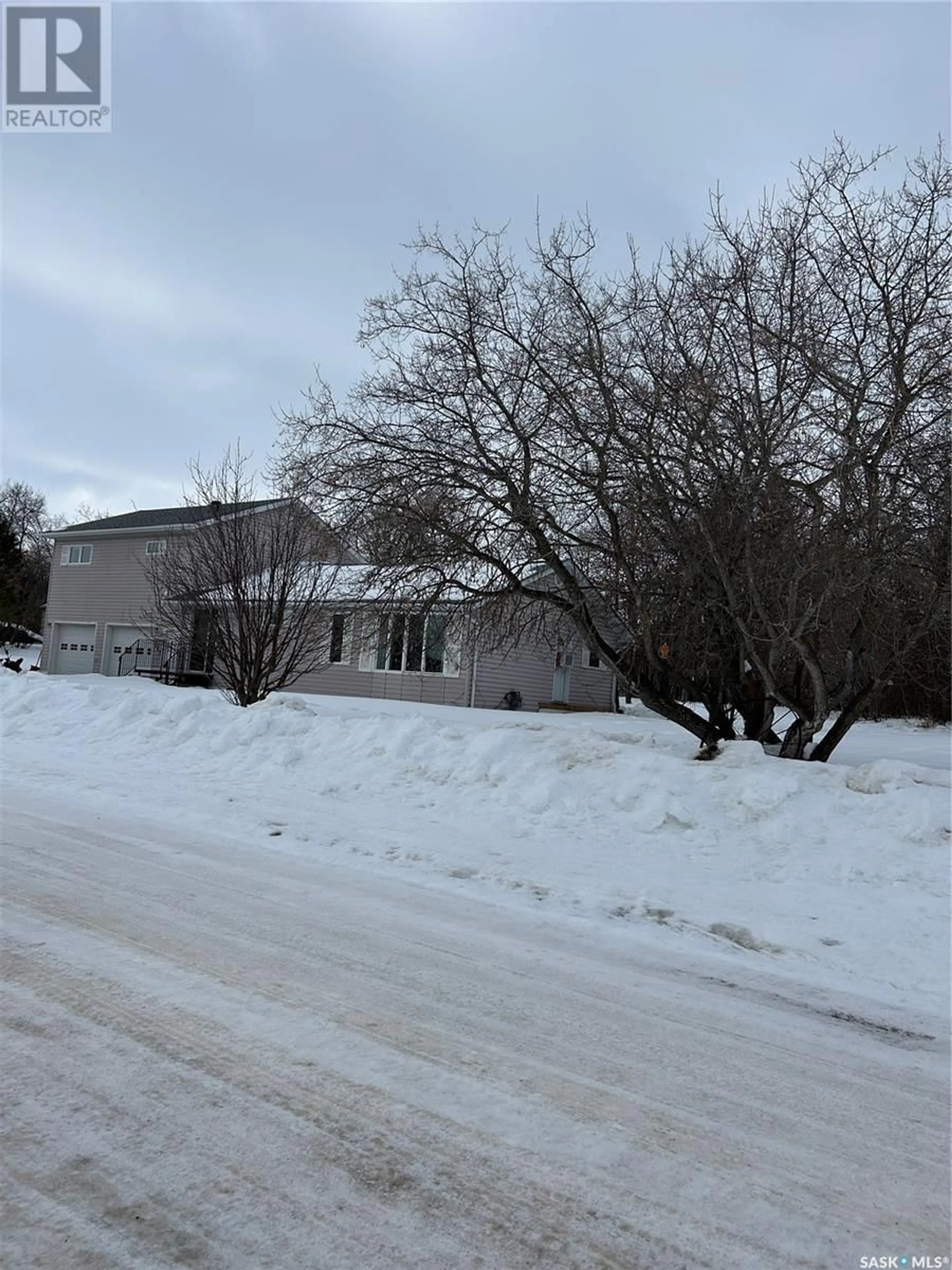 A pic from outside/outdoor area/front of a property/back of a property/a pic from drone, street for 315 Hillside DRIVE, Kelvington Saskatchewan S0A1W0