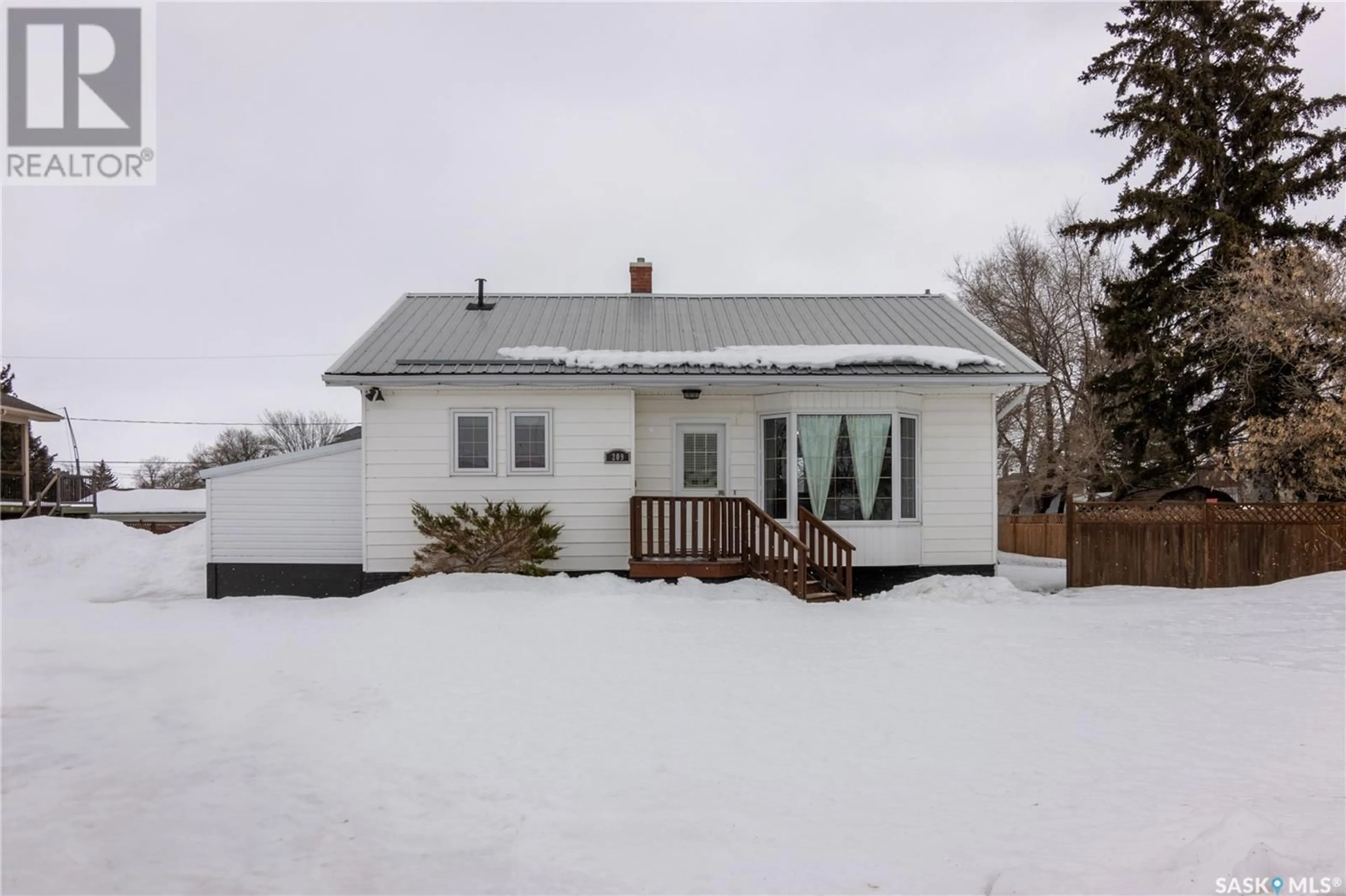 A pic from outside/outdoor area/front of a property/back of a property/a pic from drone, street for 209 Pelly STREET, Rocanville Saskatchewan S0A3L0