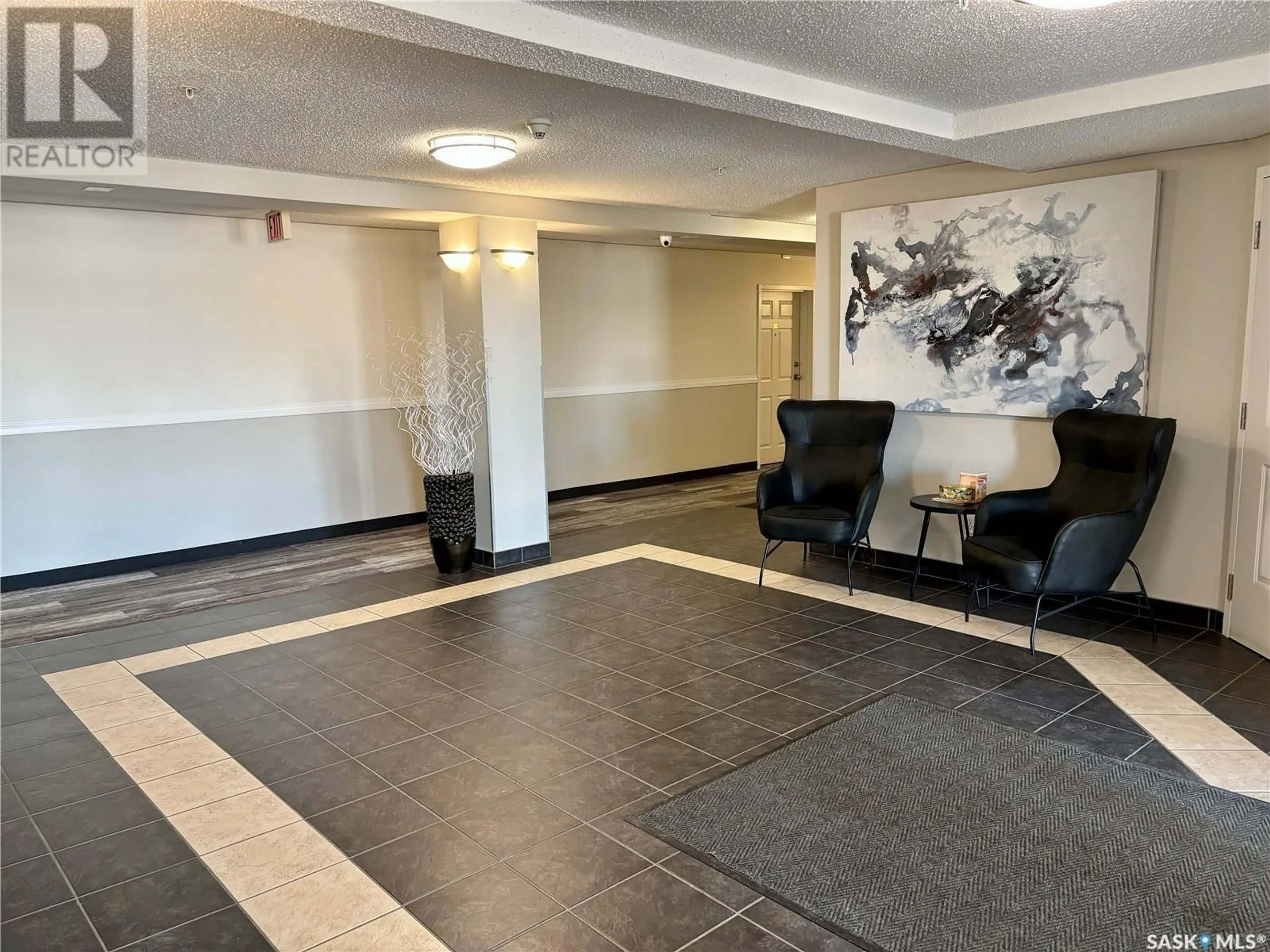 Lobby for 210 303 Lowe ROAD, Saskatoon Saskatchewan S7S1P2