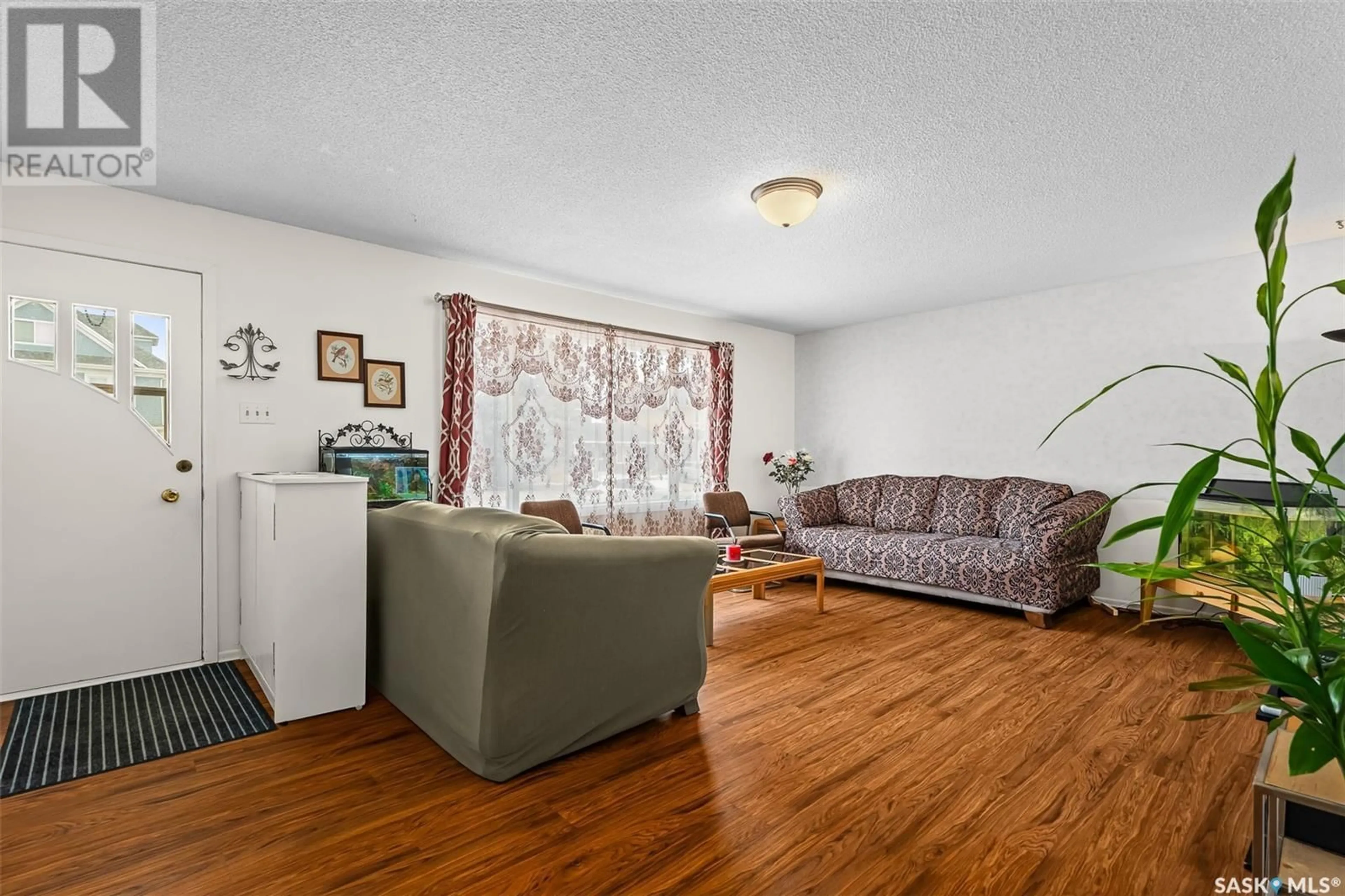 Living room with furniture, unknown for 429 Athabasca STREET W, Moose Jaw Saskatchewan S6H2C4