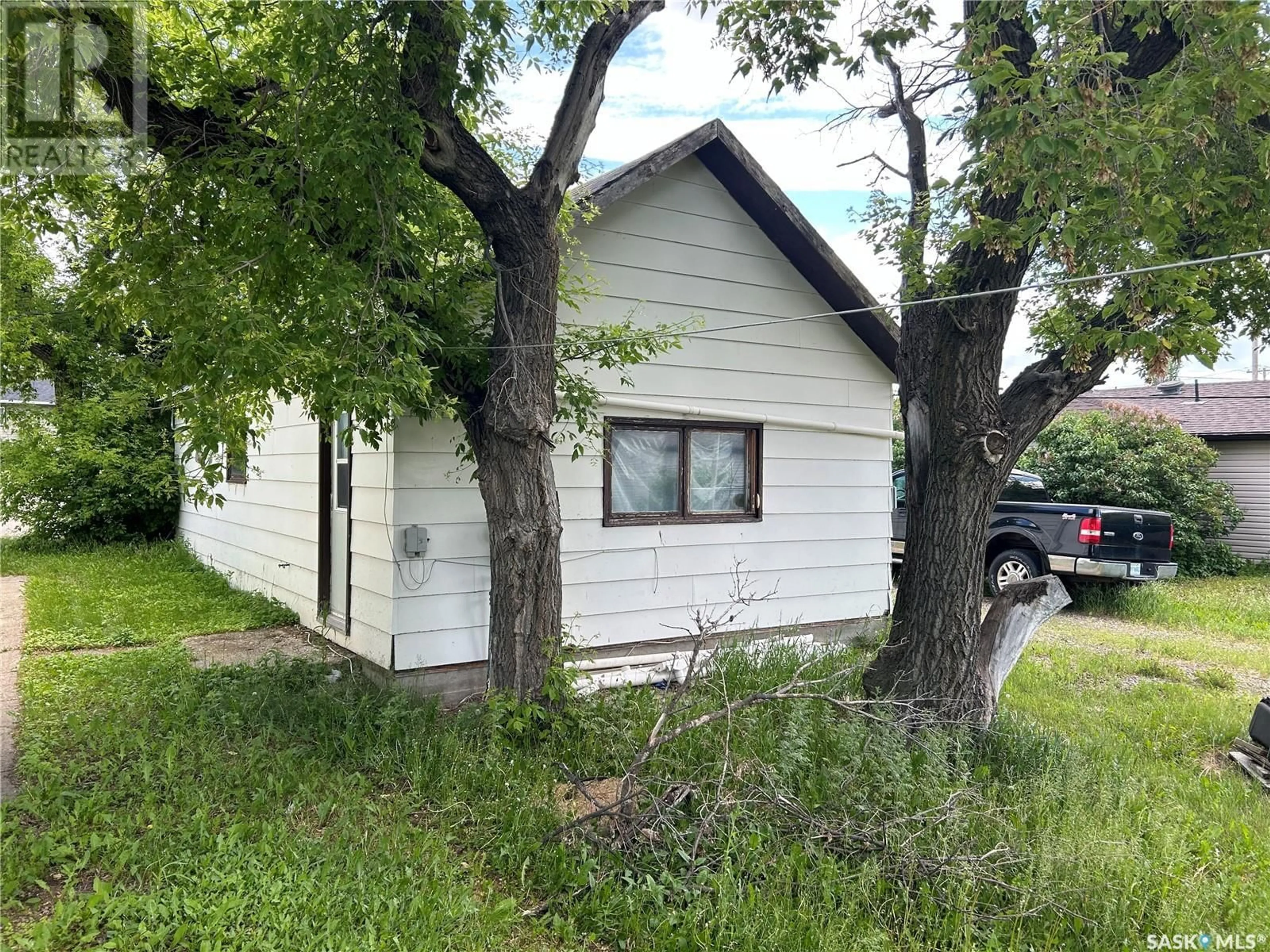 Shed for 318 2nd AVENUE, Young Saskatchewan S0K4Y0