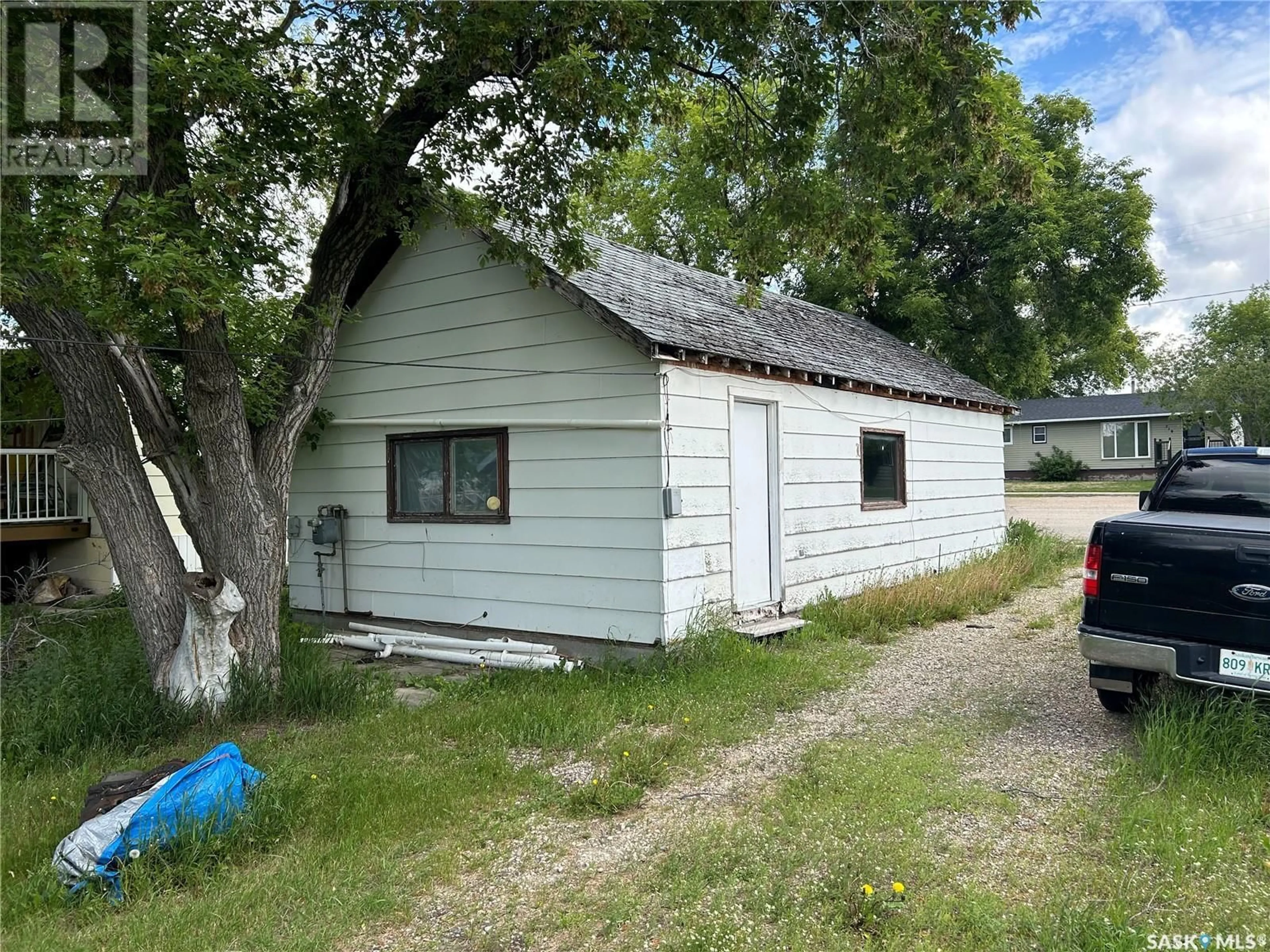 Shed for 318 2nd AVENUE, Young Saskatchewan S0K4Y0