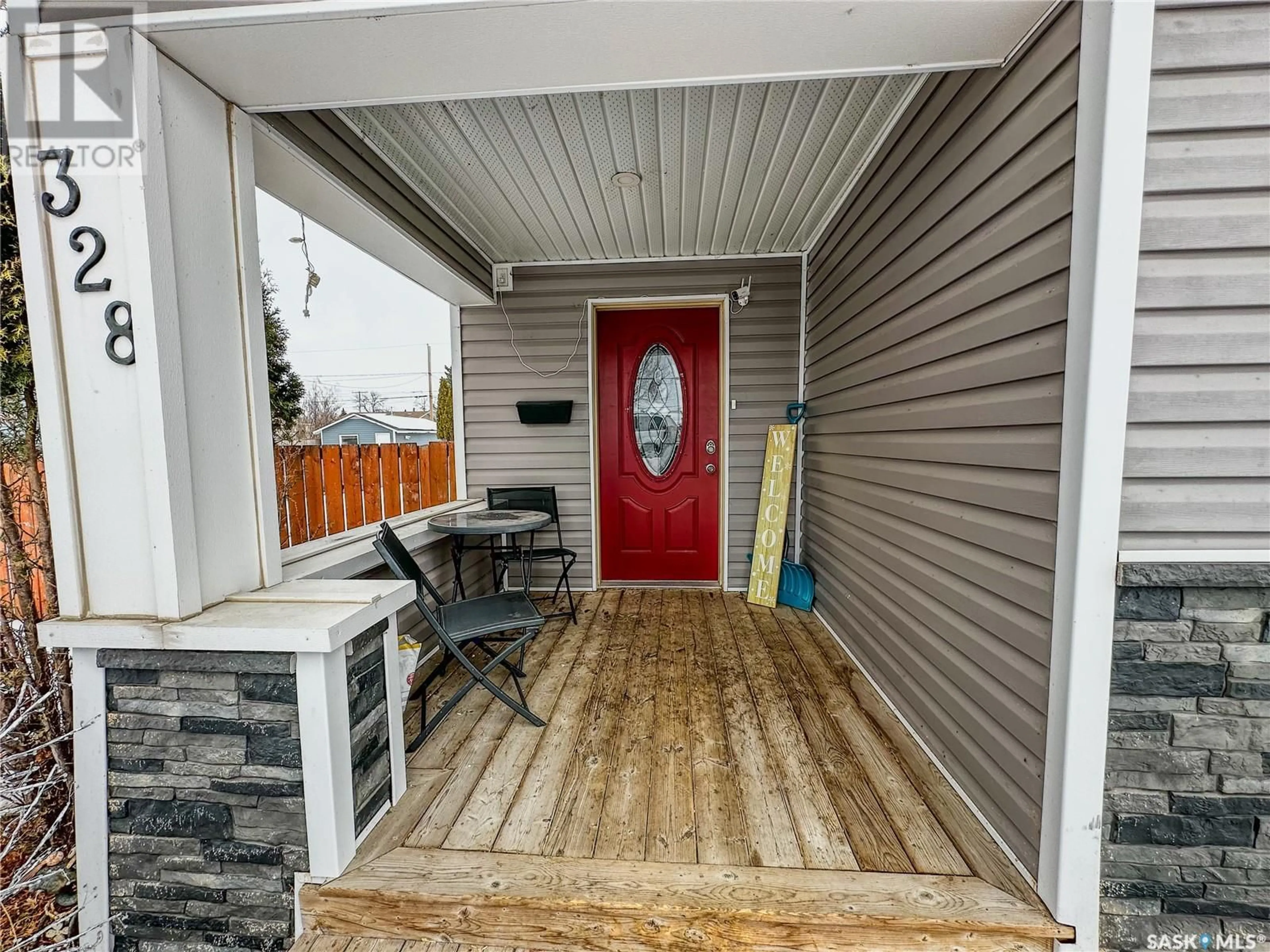 Indoor entryway for 328 3rd AVENUE E, Melville Saskatchewan S0A2P0