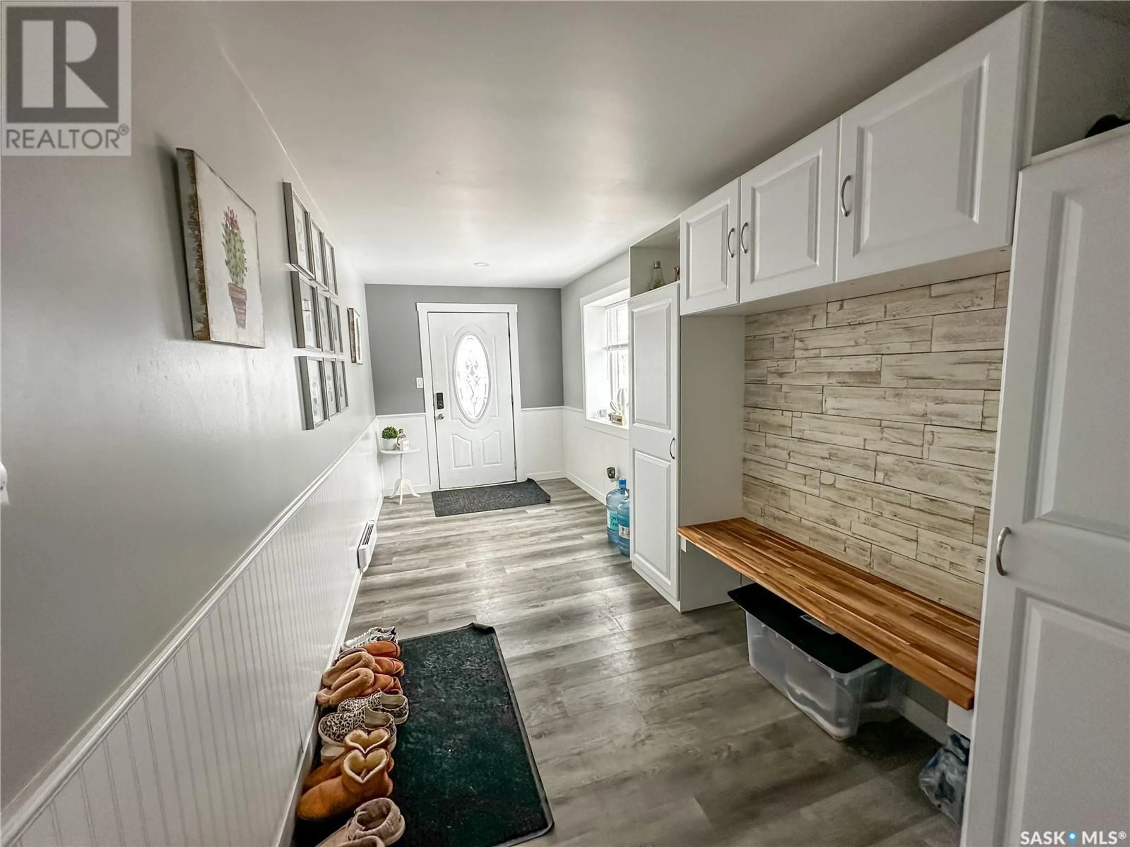 Indoor entryway for 328 3rd AVENUE E, Melville Saskatchewan S0A2P0