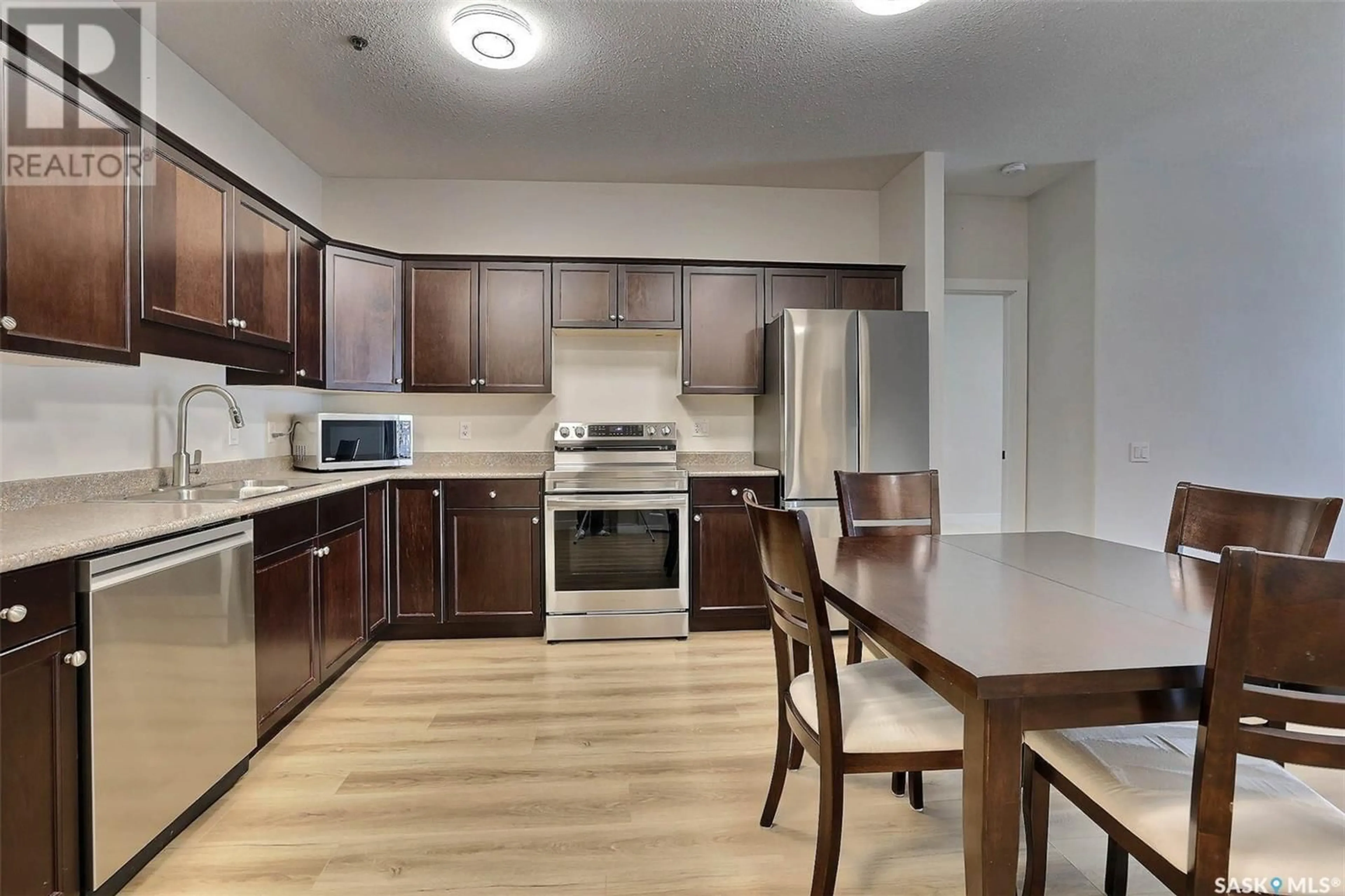 Standard kitchen, unknown for 208 W 1300 Stockton STREET, Regina Saskatchewan S4X0G2