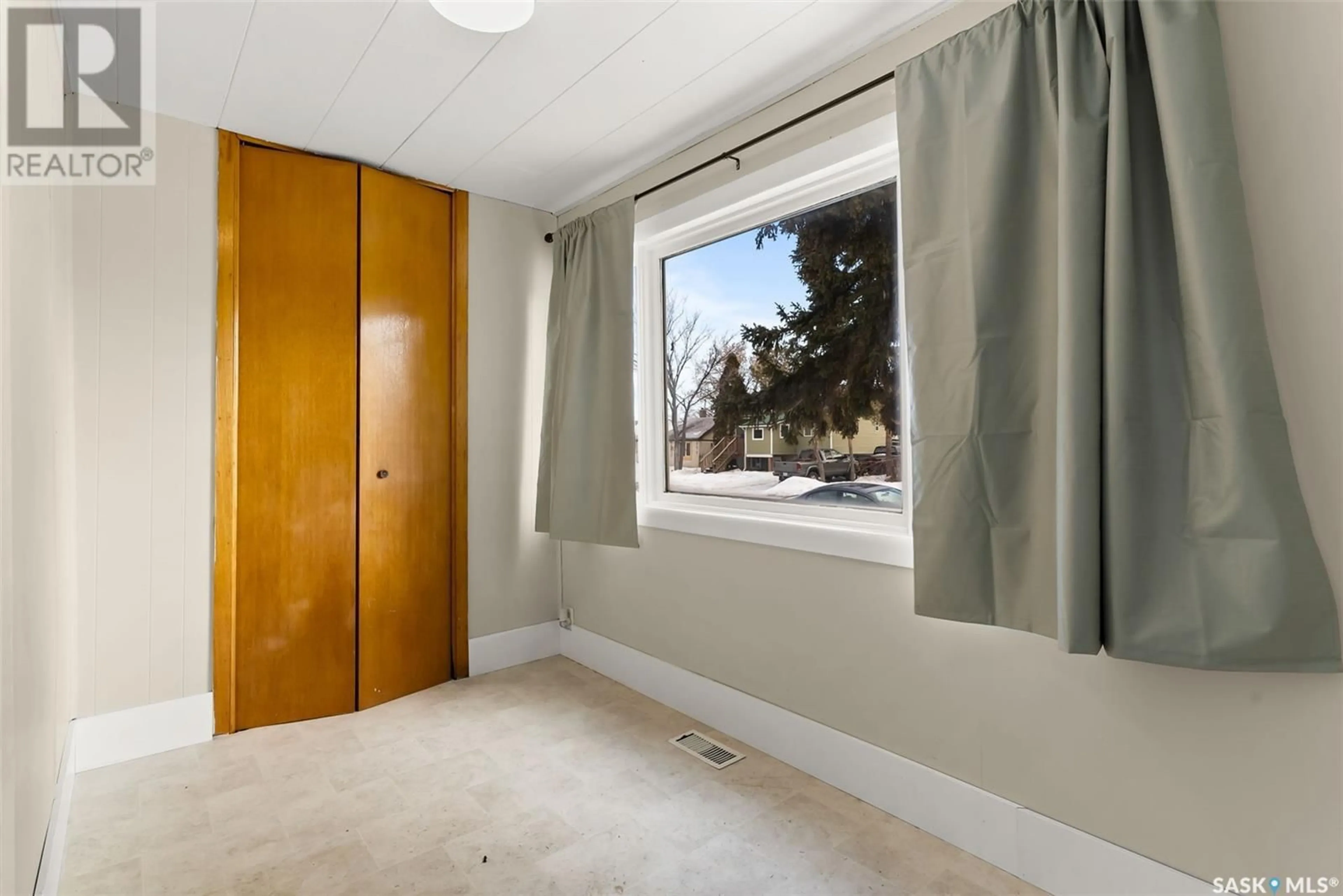 A pic of a room for 750 RAE STREET, Regina Saskatchewan S4T2A9