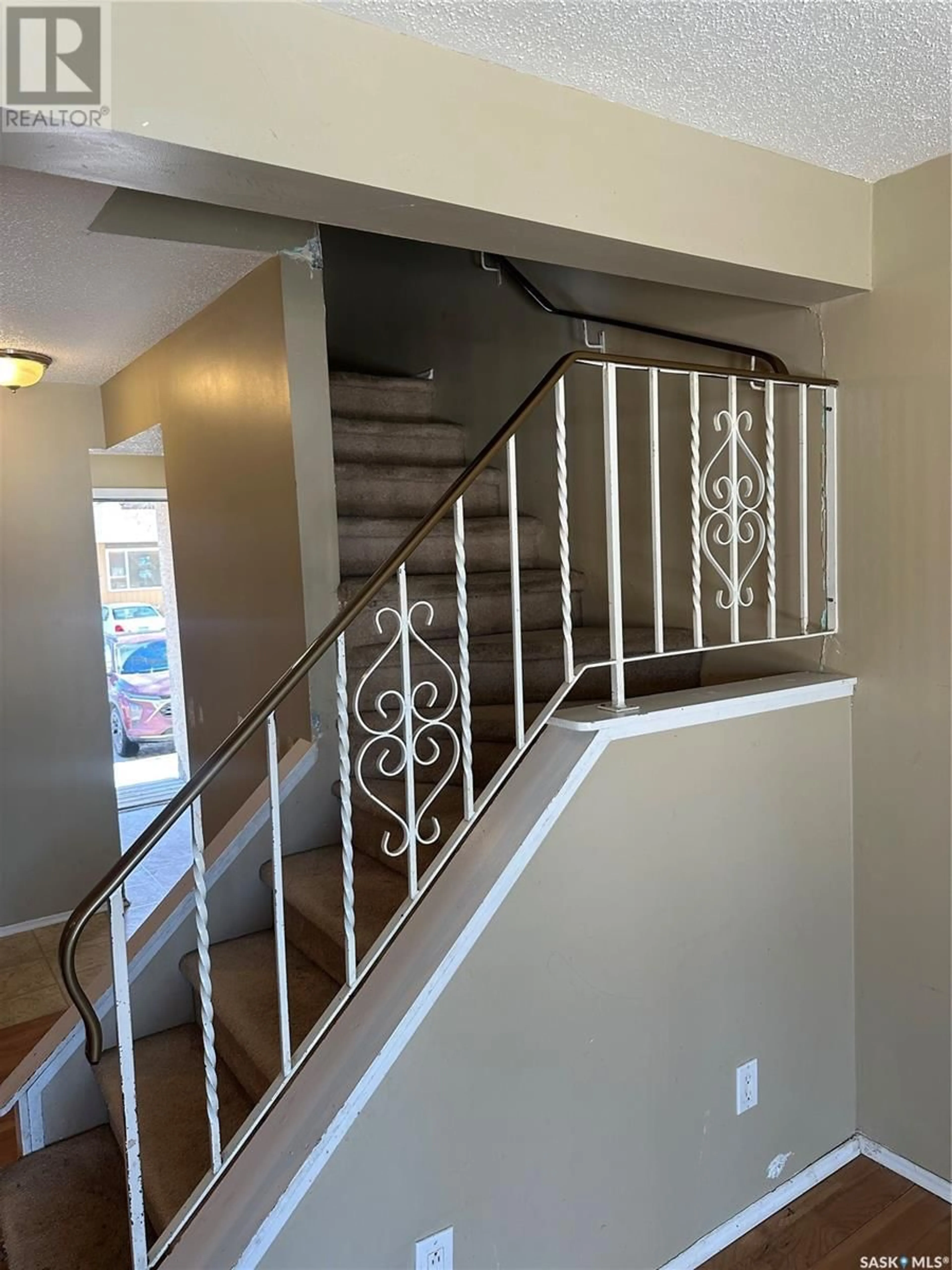 Stairs for 77 Mackenzie MEWS, Regina Saskatchewan S4N5M4