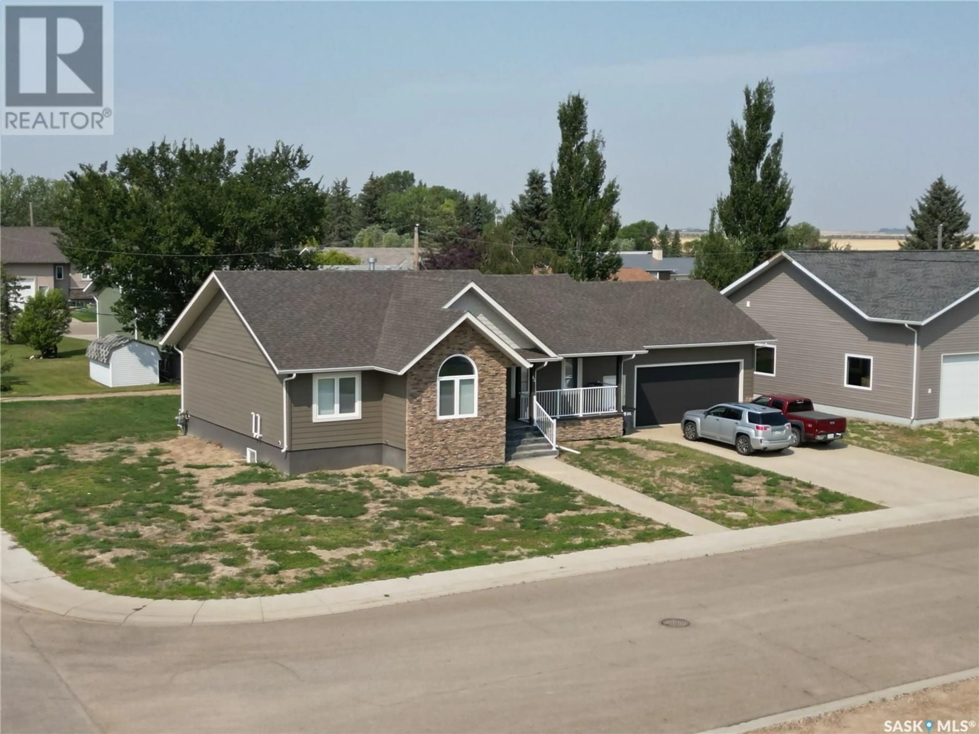 A pic from outside/outdoor area/front of a property/back of a property/a pic from drone, street for 44 CRESCENT DRIVE, Avonlea Saskatchewan S0H0C0