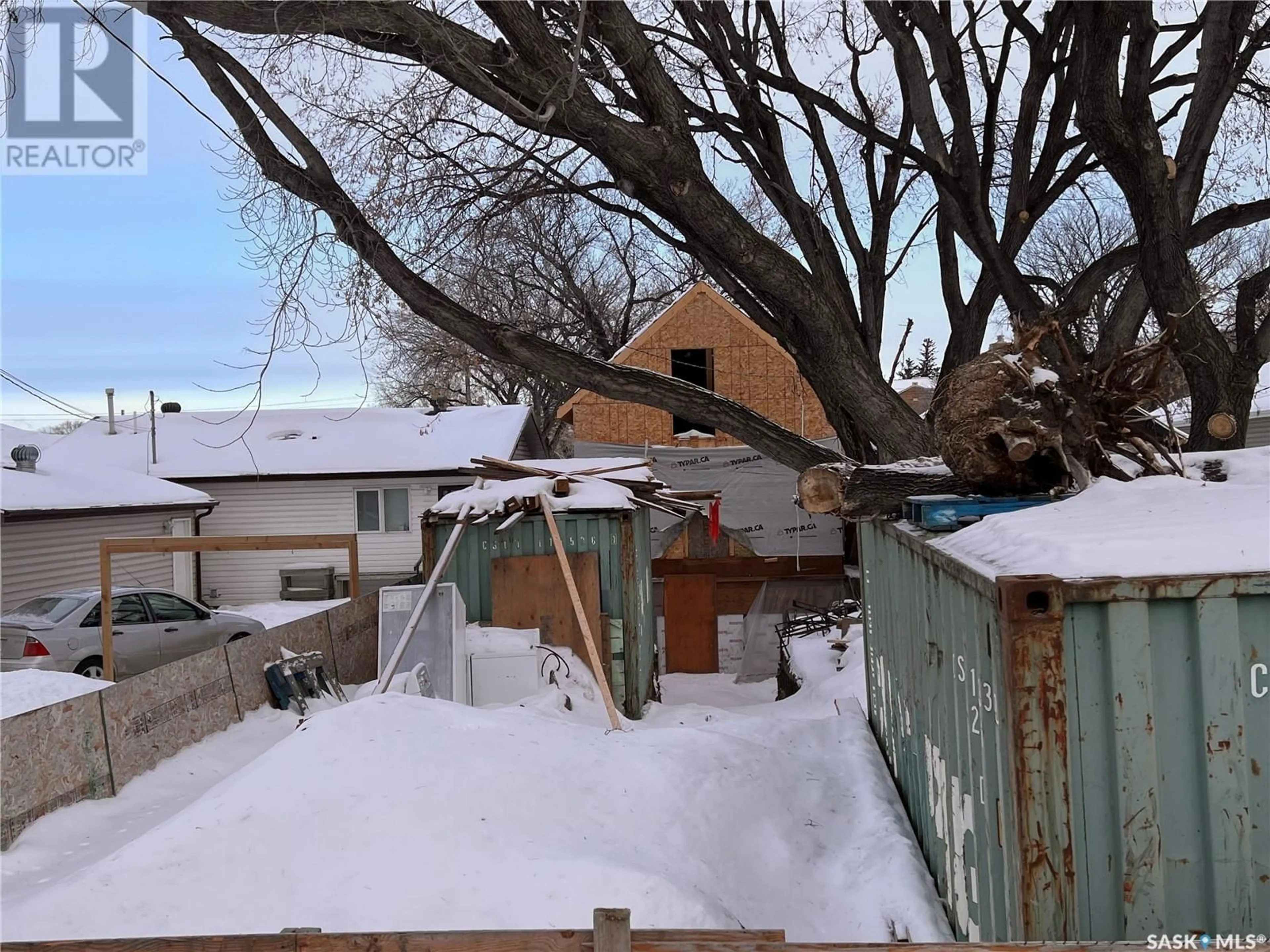 A pic from outside/outdoor area/front of a property/back of a property/a pic from drone, street for 1913 20th STREET W, Saskatoon Saskatchewan S7M1A3