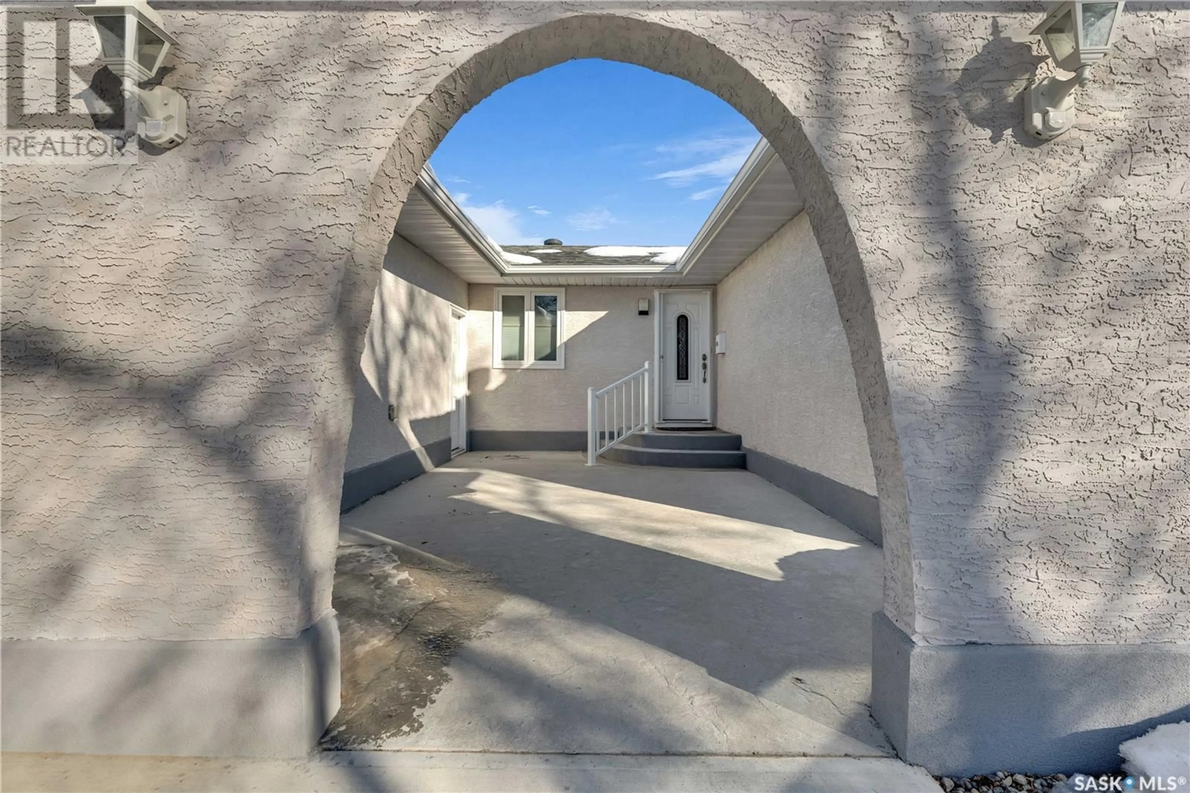 Indoor entryway for 26 Wilkie ROAD, Regina Saskatchewan S4S5Y2