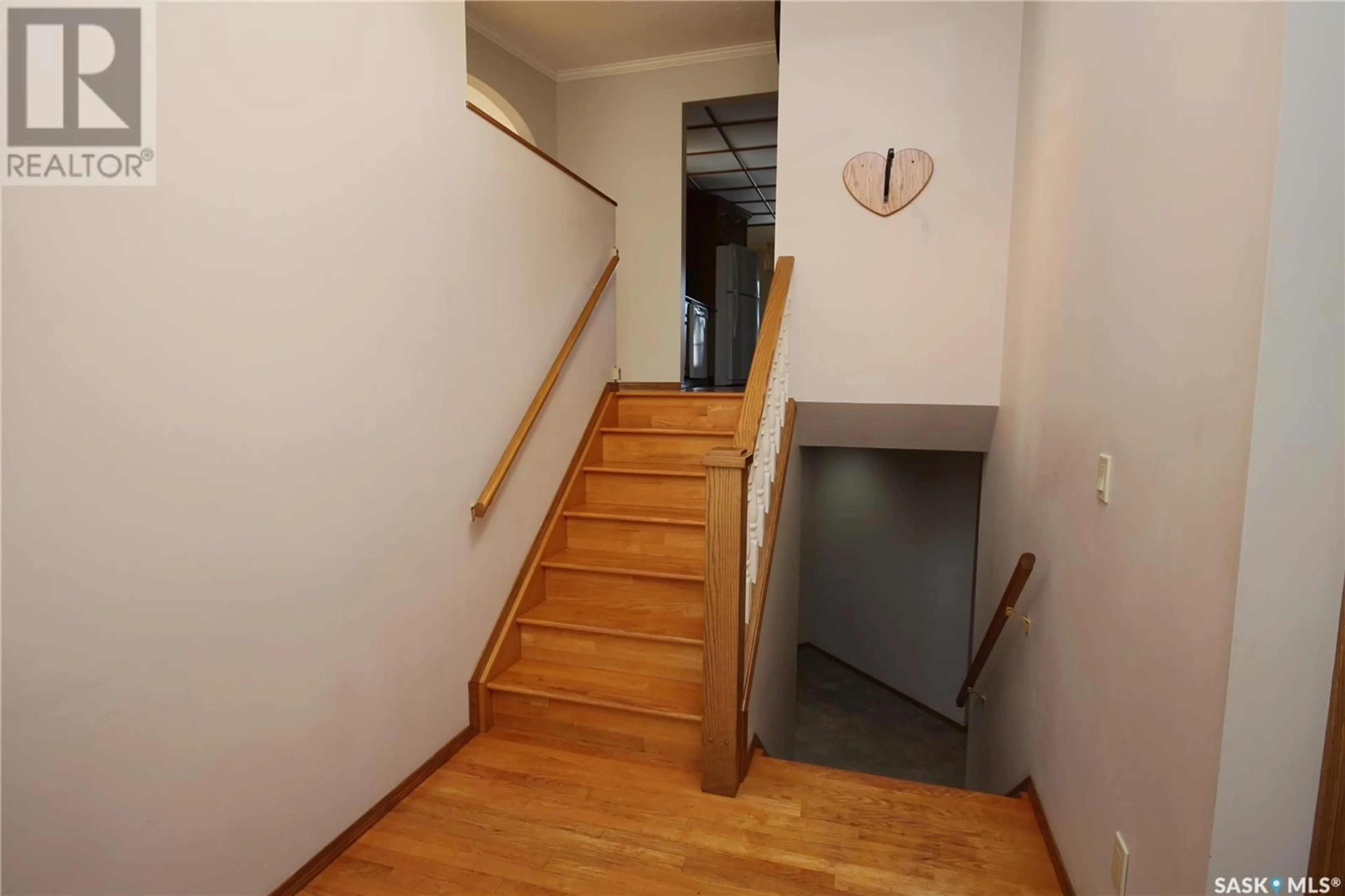 Stairs for 2501 BLUE JAY CRESCENT, North Battleford Saskatchewan S9A3Z3