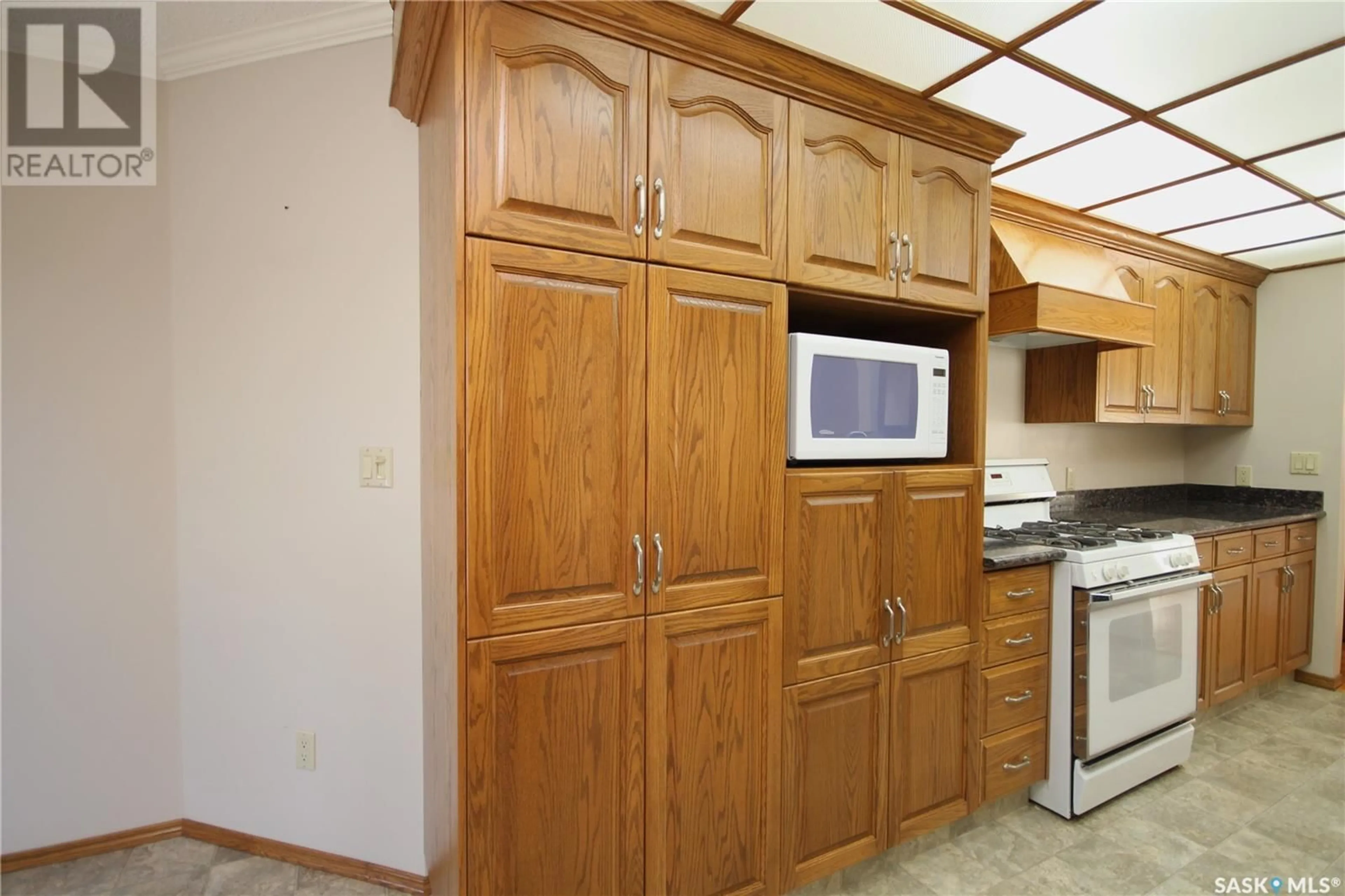 Standard kitchen, unknown for 2501 BLUE JAY CRESCENT, North Battleford Saskatchewan S9A3Z3