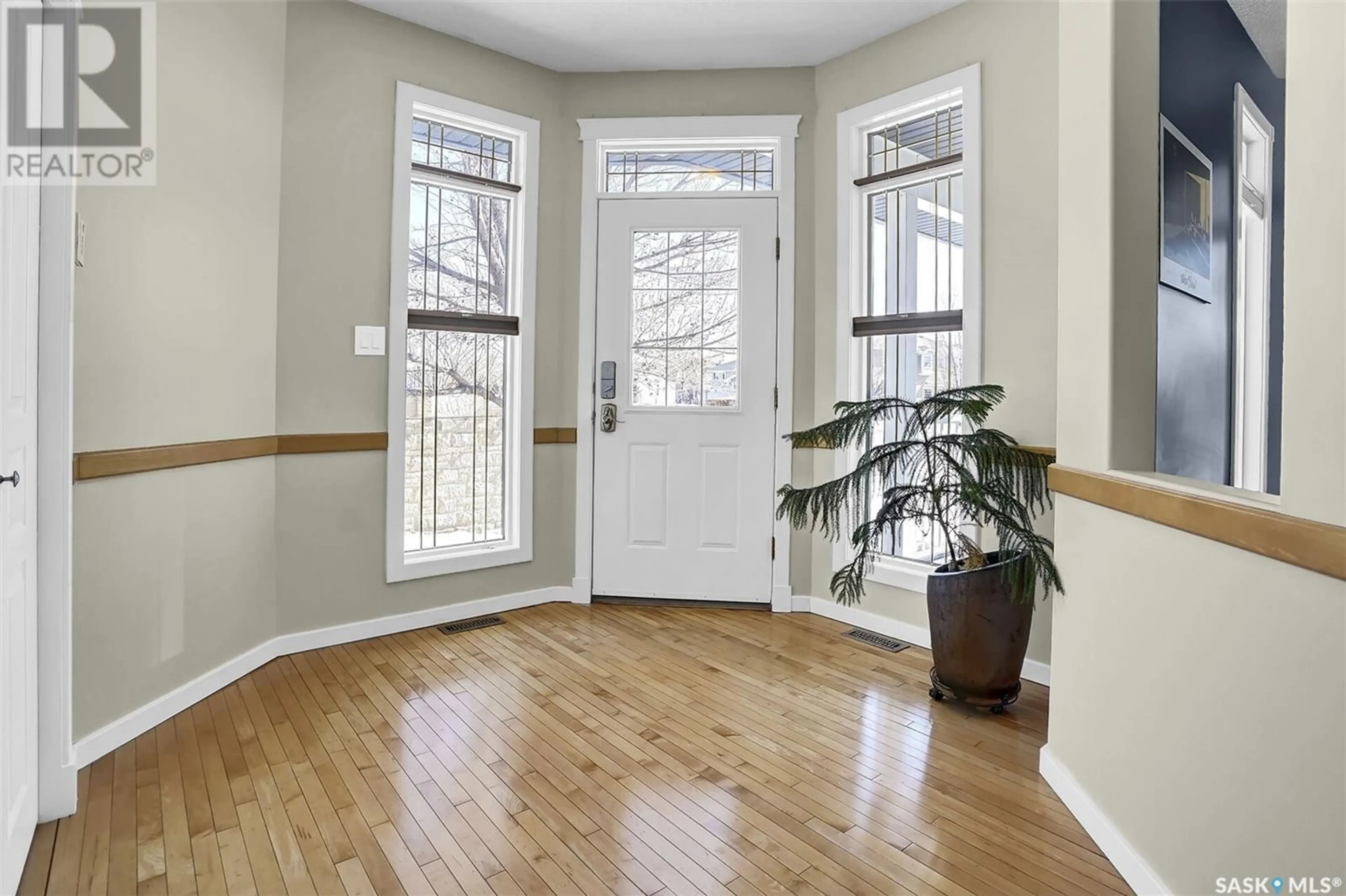 Indoor entryway for 5004 Holash WAY, Regina Saskatchewan S4X4M4