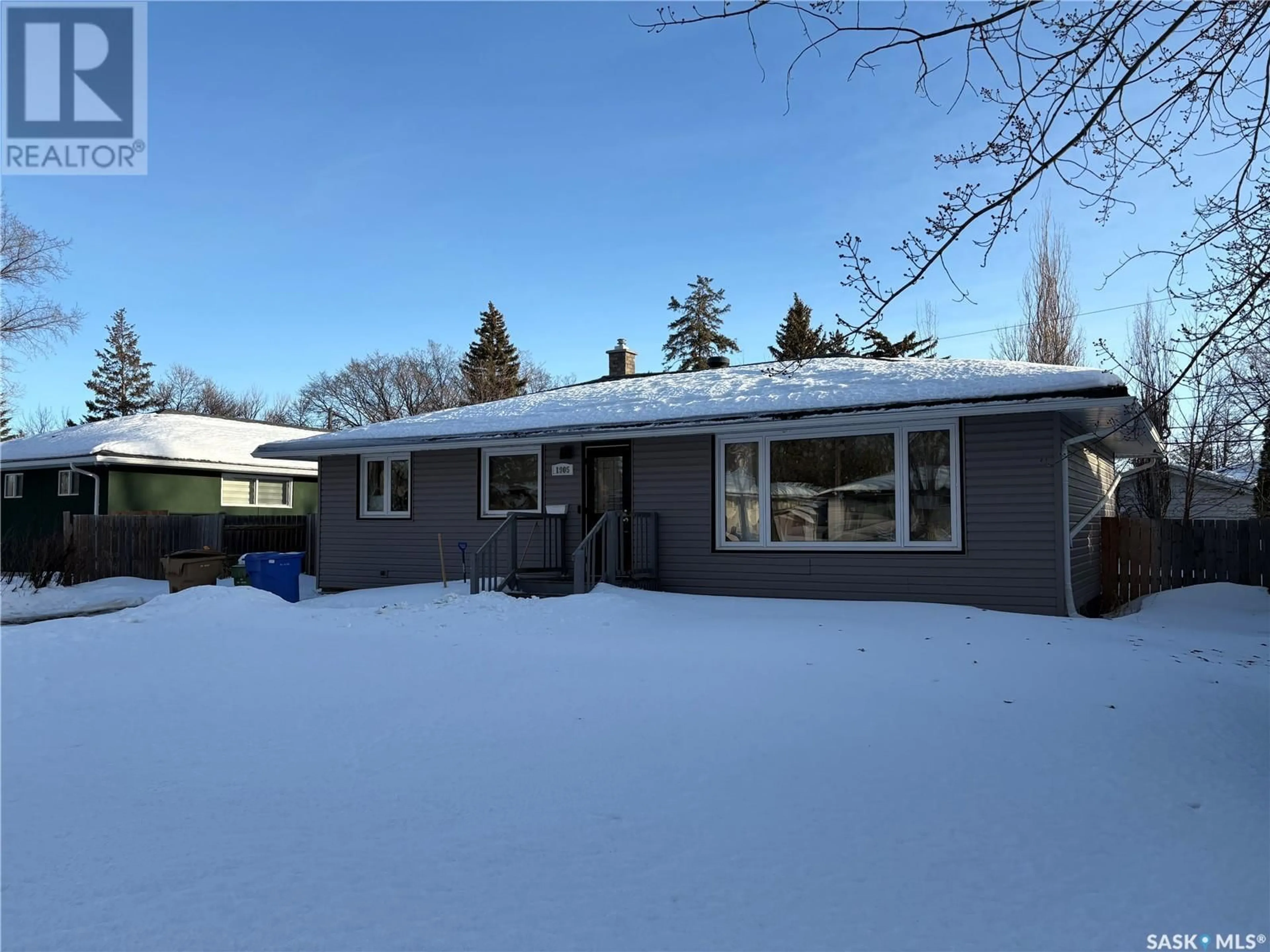 Home with vinyl exterior material, street for 1905 Grant DRIVE, Regina Saskatchewan S4S4V6